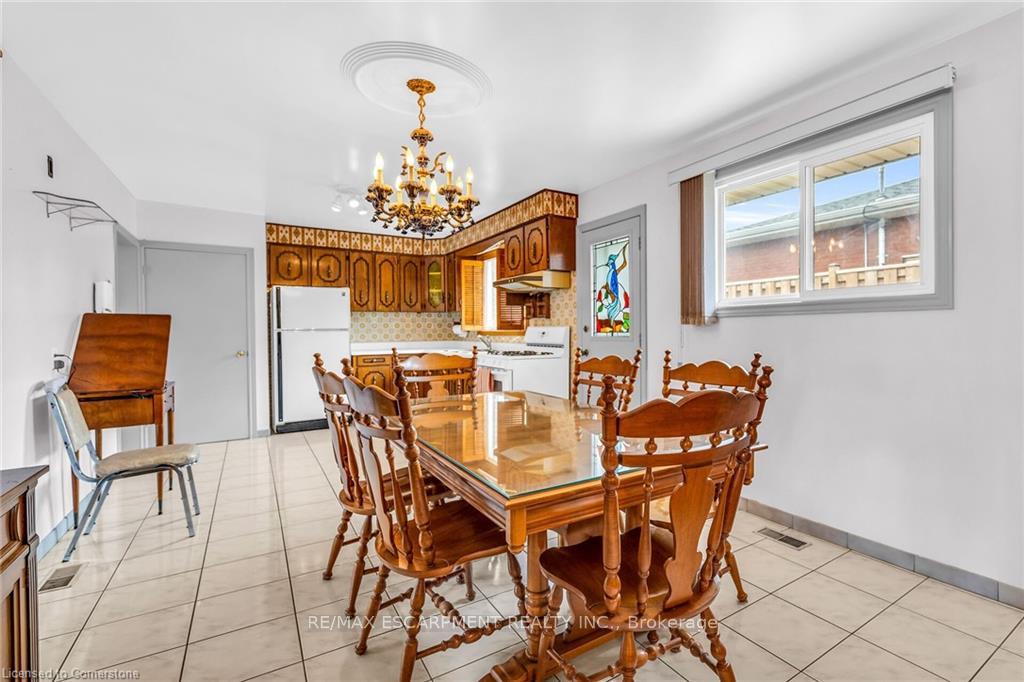 Photo 9 of 48 Crawford Drive, Hamilton, Kentley — HOMEH