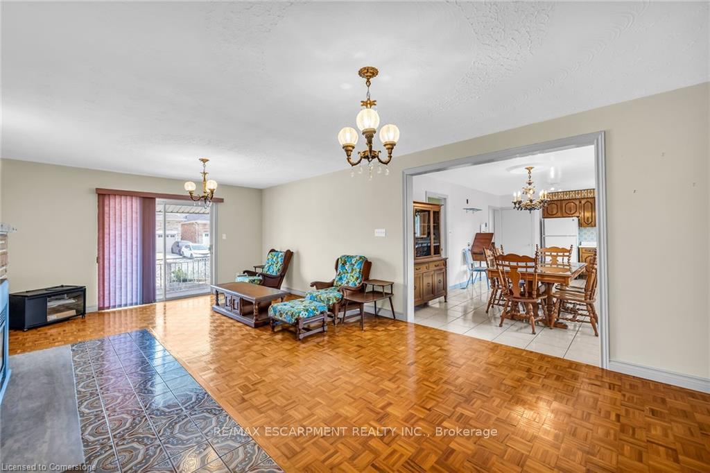 Photo 12 of 48 Crawford Drive, Hamilton, Kentley — HOMEH