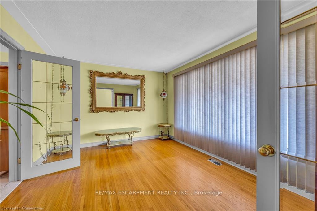 Photo 14 of 48 Crawford Drive, Hamilton, Kentley — HOMEH