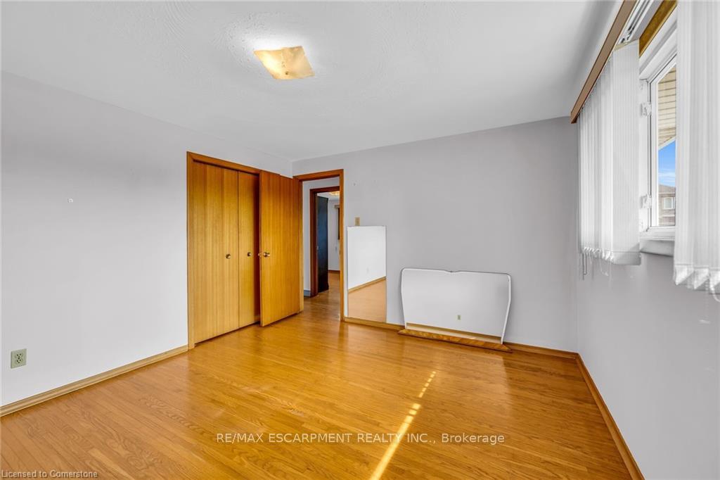 Photo 19 of 48 Crawford Drive, Hamilton, Kentley — HOMEH