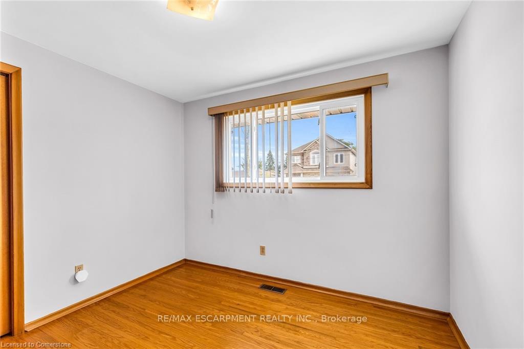Photo 21 of 48 Crawford Drive, Hamilton, Kentley — HOMEH
