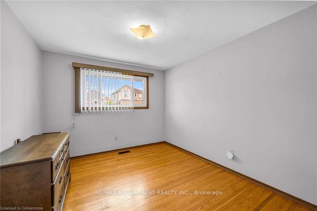 Photo 23 of 48 Crawford Drive, Hamilton, Kentley — HOMEH