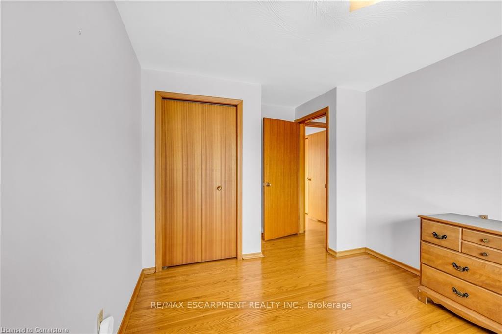 Photo 24 of 48 Crawford Drive, Hamilton, Kentley — HOMEH