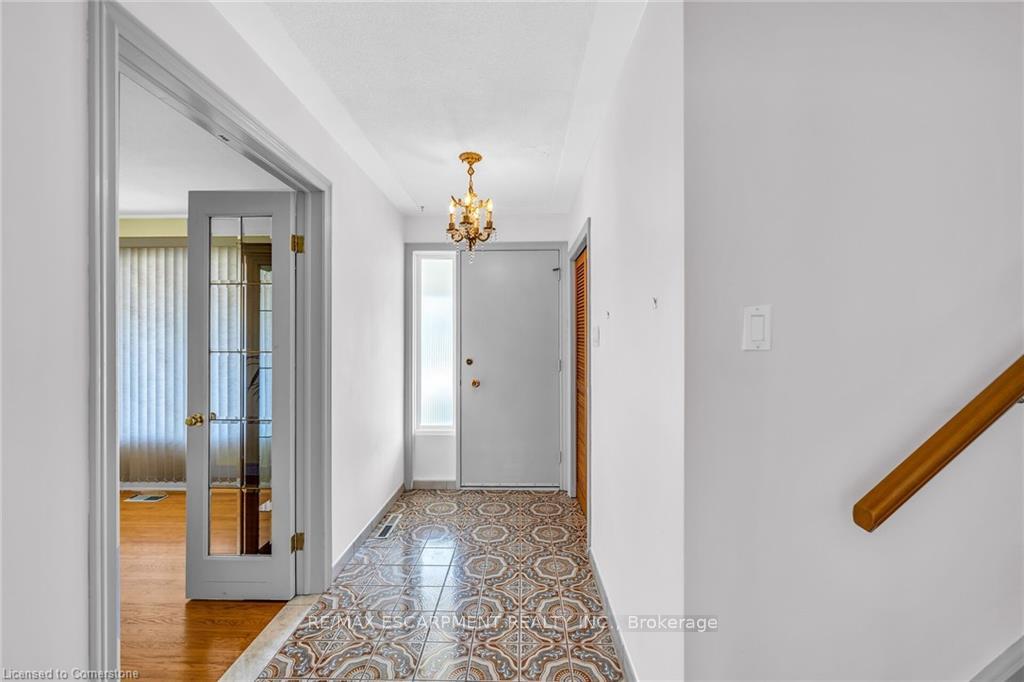 Photo 25 of 48 Crawford Drive, Hamilton, Kentley — HOMEH
