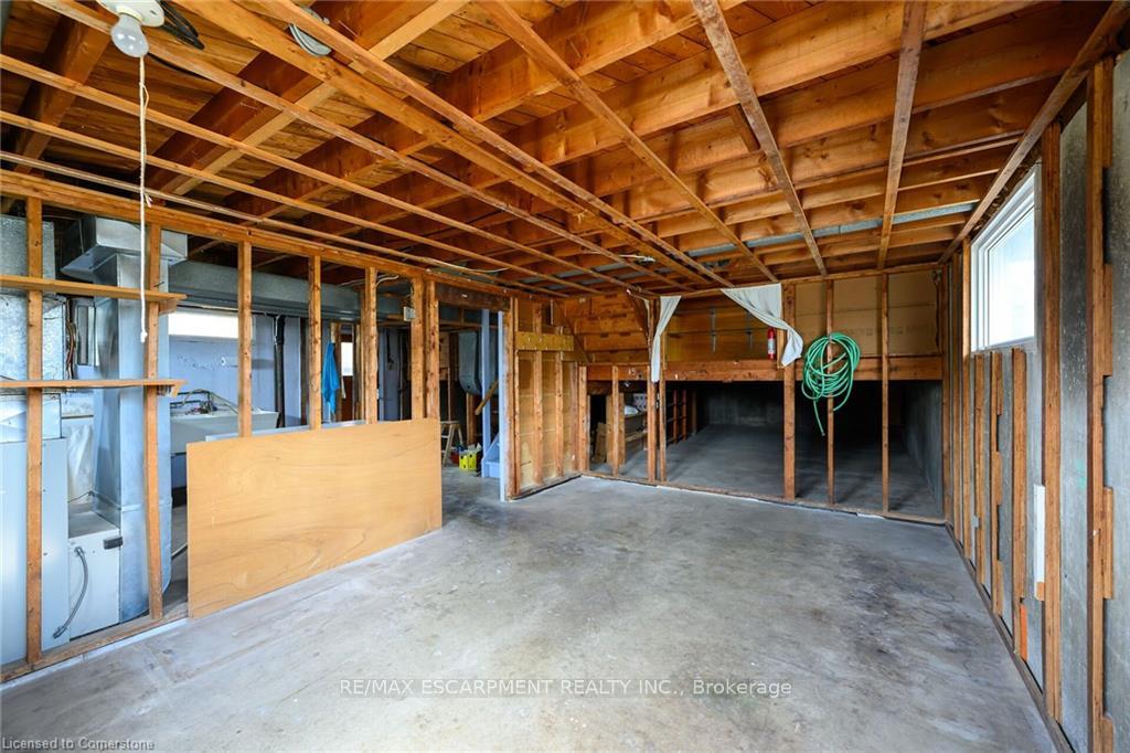 Photo 26 of 48 Crawford Drive, Hamilton, Kentley — HOMEH