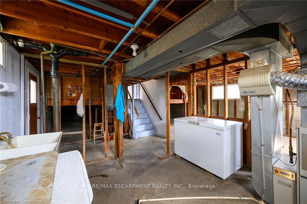 Photo 28 of 48 Crawford Drive, Hamilton, Kentley — HOMEH