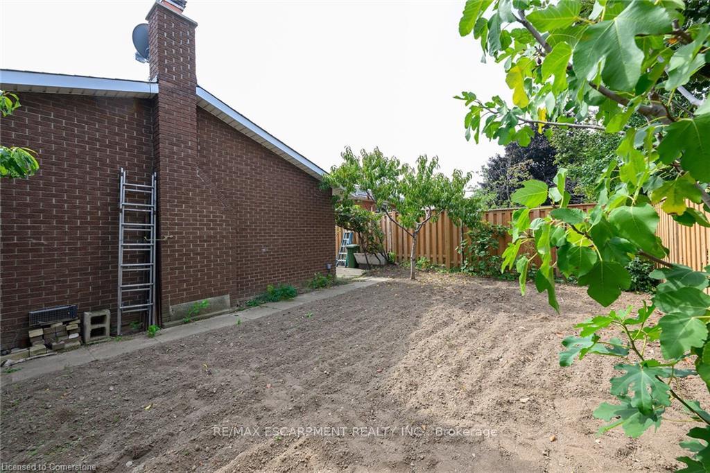Photo 32 of 48 Crawford Drive, Hamilton, Kentley — HOMEH