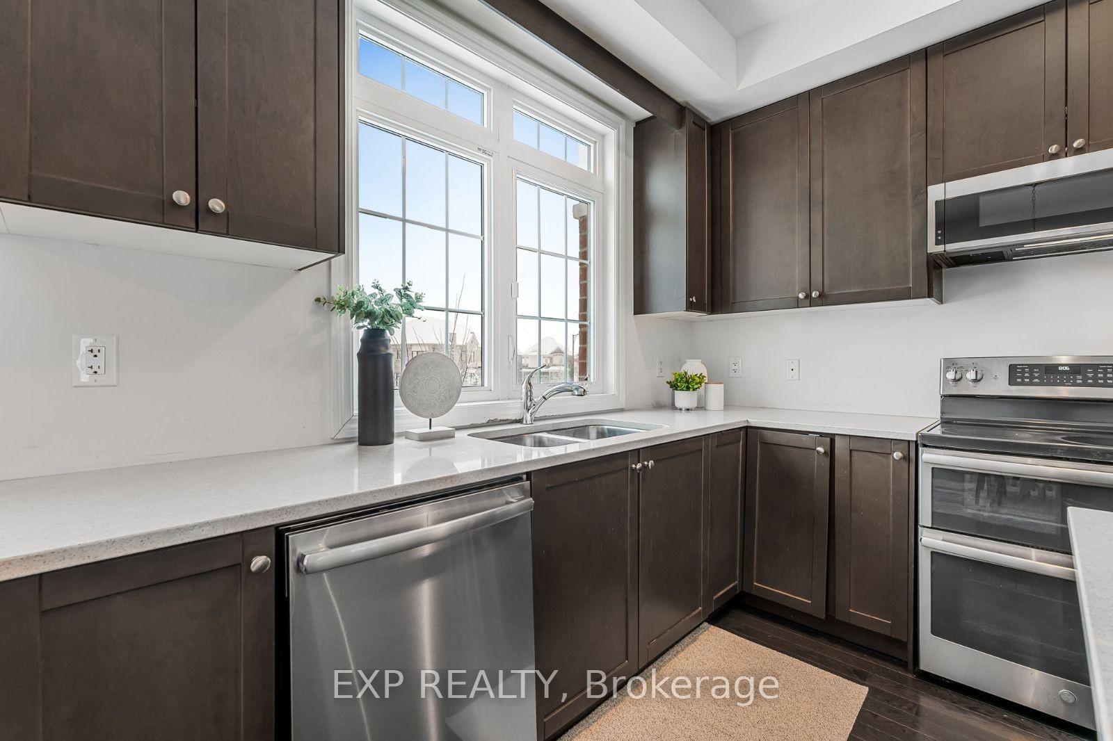 Photo 5 of 80 Oakmore Lane, Brampton, Bram West — HOMEH