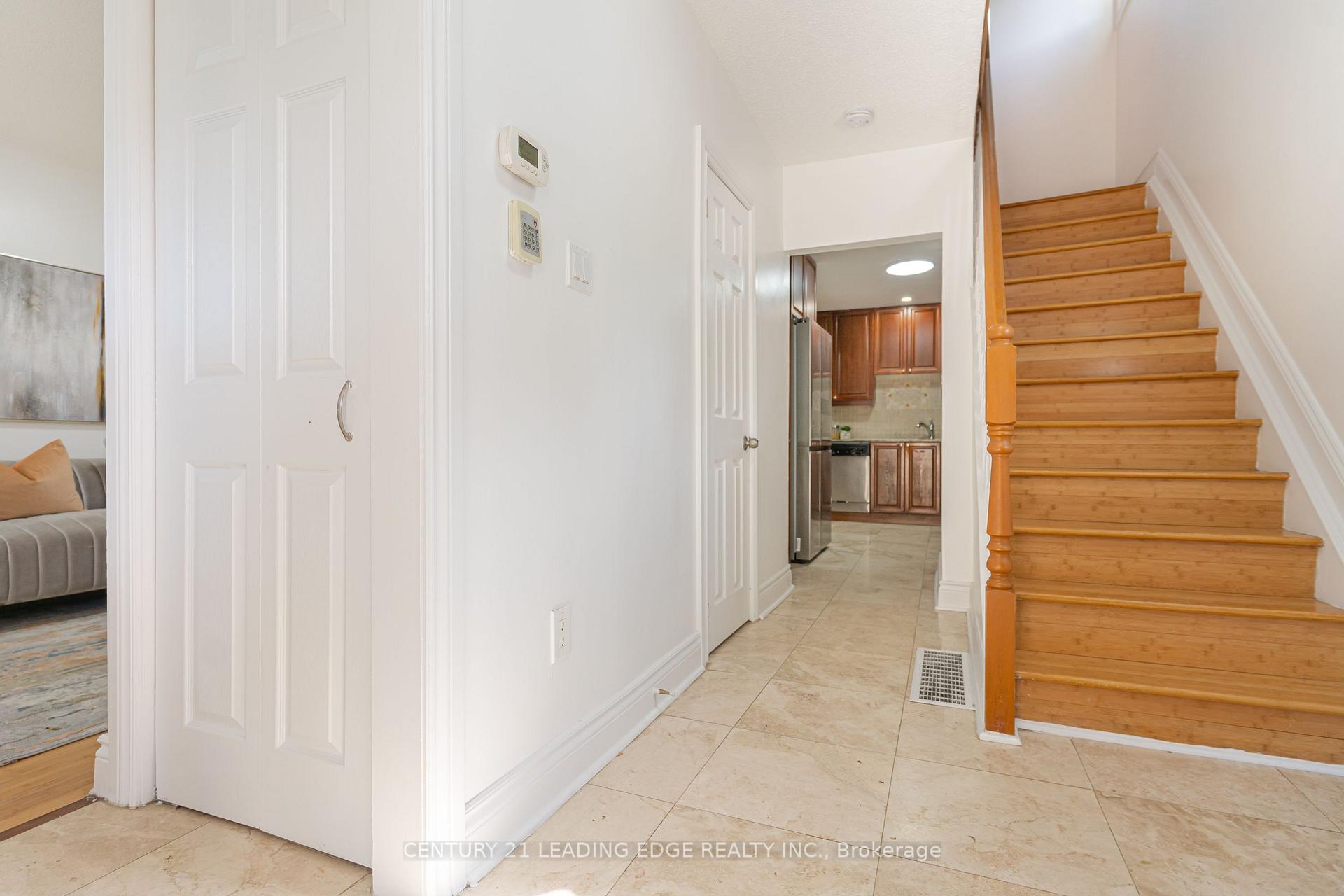 Photo 5 of 123 Cadorna Avenue, Toronto, East York — HOMEH