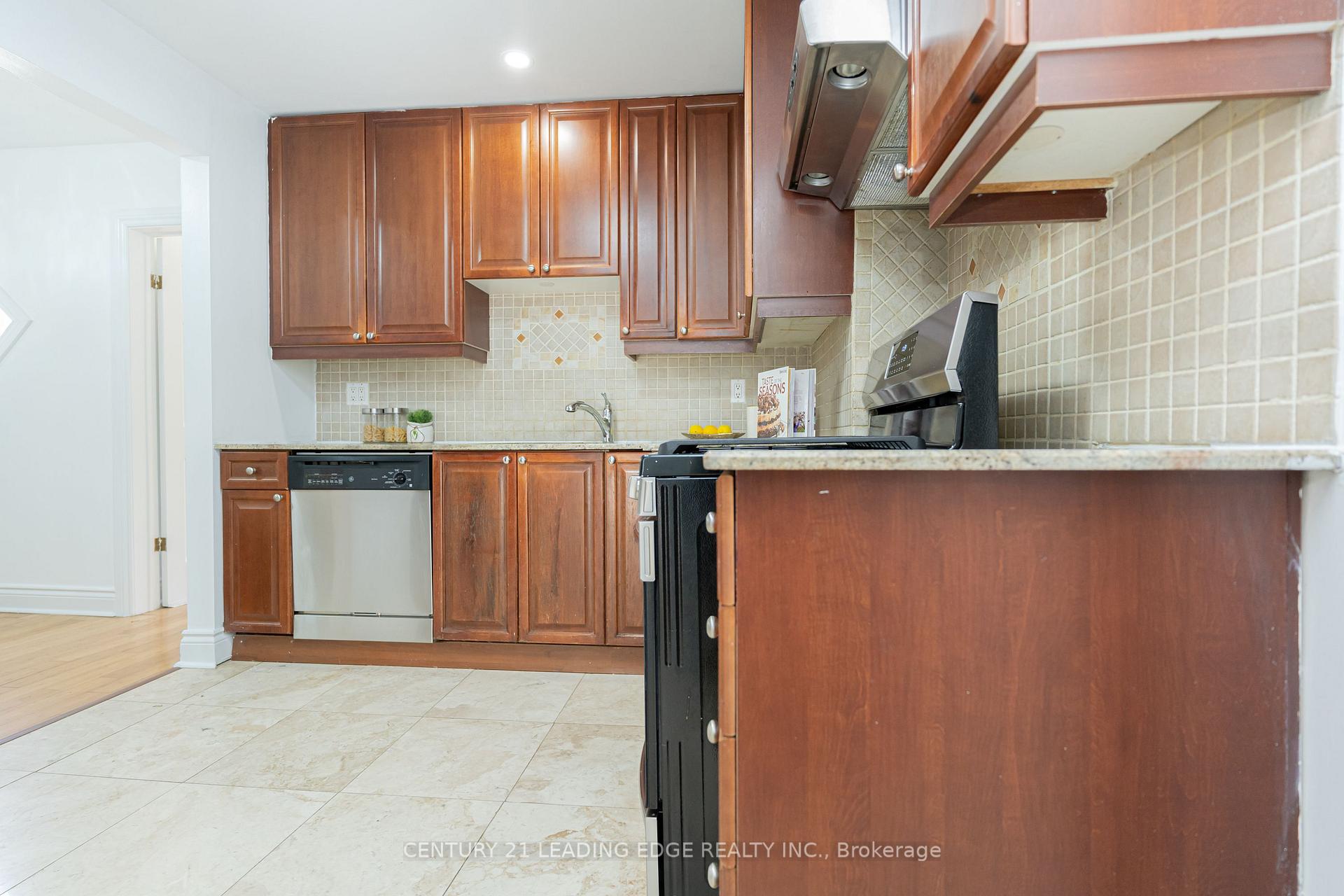 Photo 14 of 123 Cadorna Avenue, Toronto, East York — HOMEH