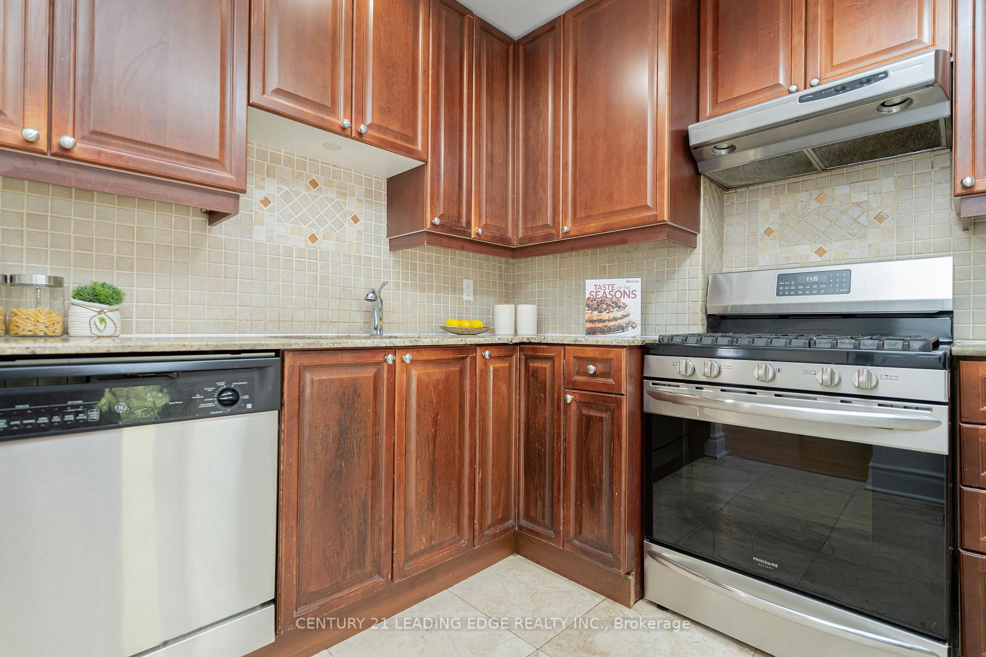 Photo 15 of 123 Cadorna Avenue, Toronto, East York — HOMEH