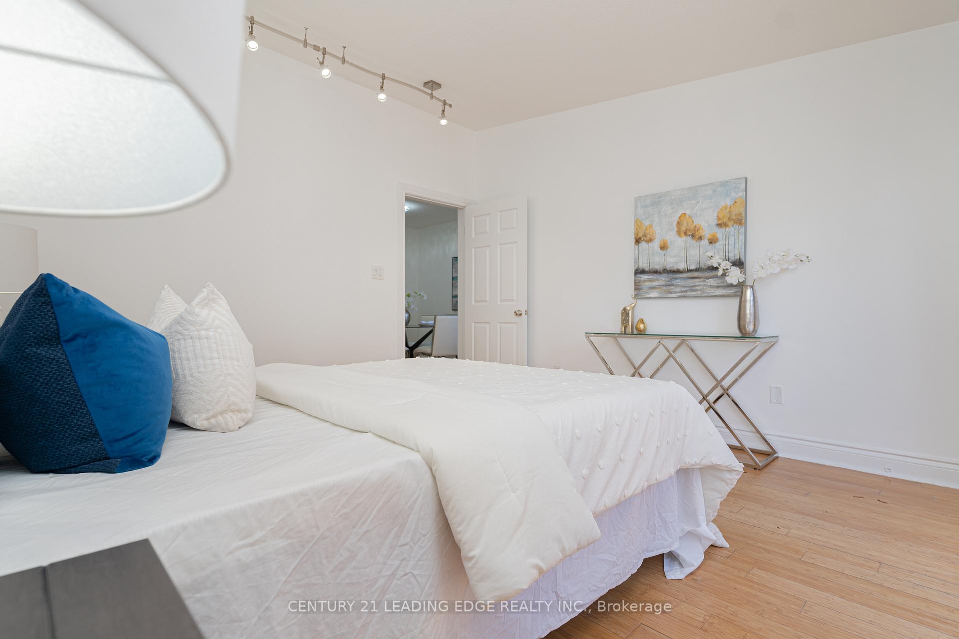 Photo 18 of 123 Cadorna Avenue, Toronto, East York — HOMEH
