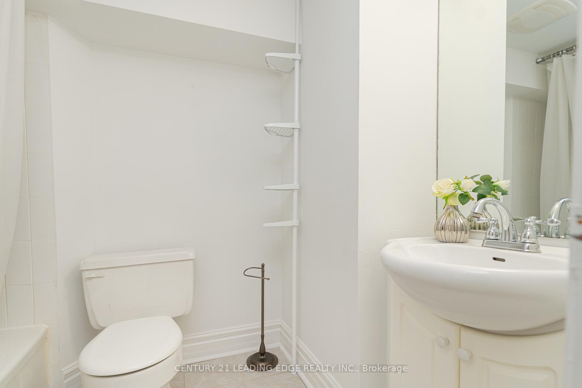 Photo 35 of 123 Cadorna Avenue, Toronto, East York — HOMEH