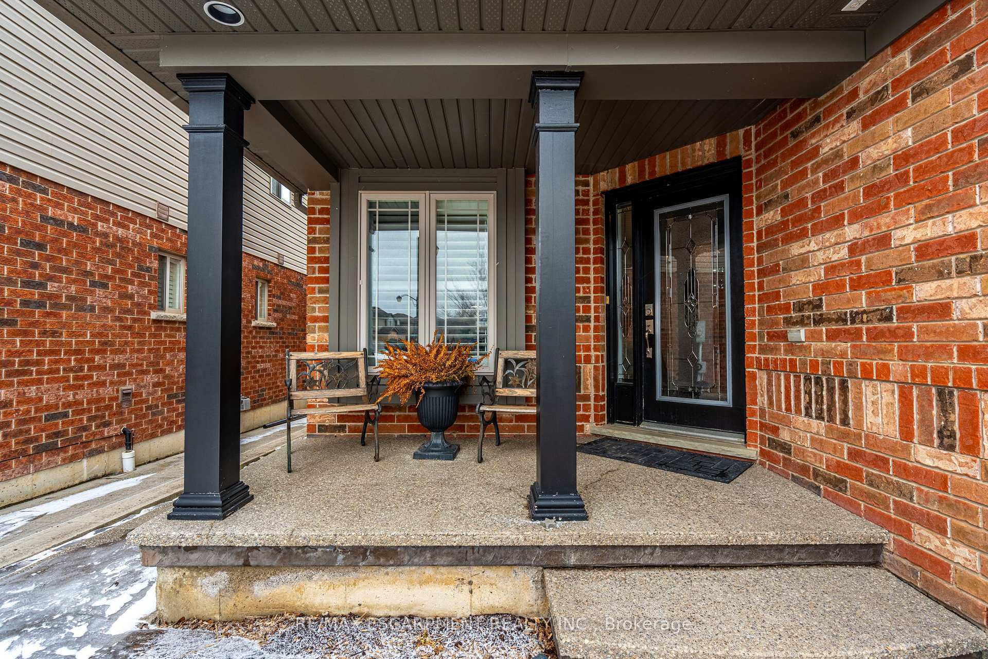 Photo 2 of 40 Great Oak Trail, Hamilton, Binbrook — HOMEH