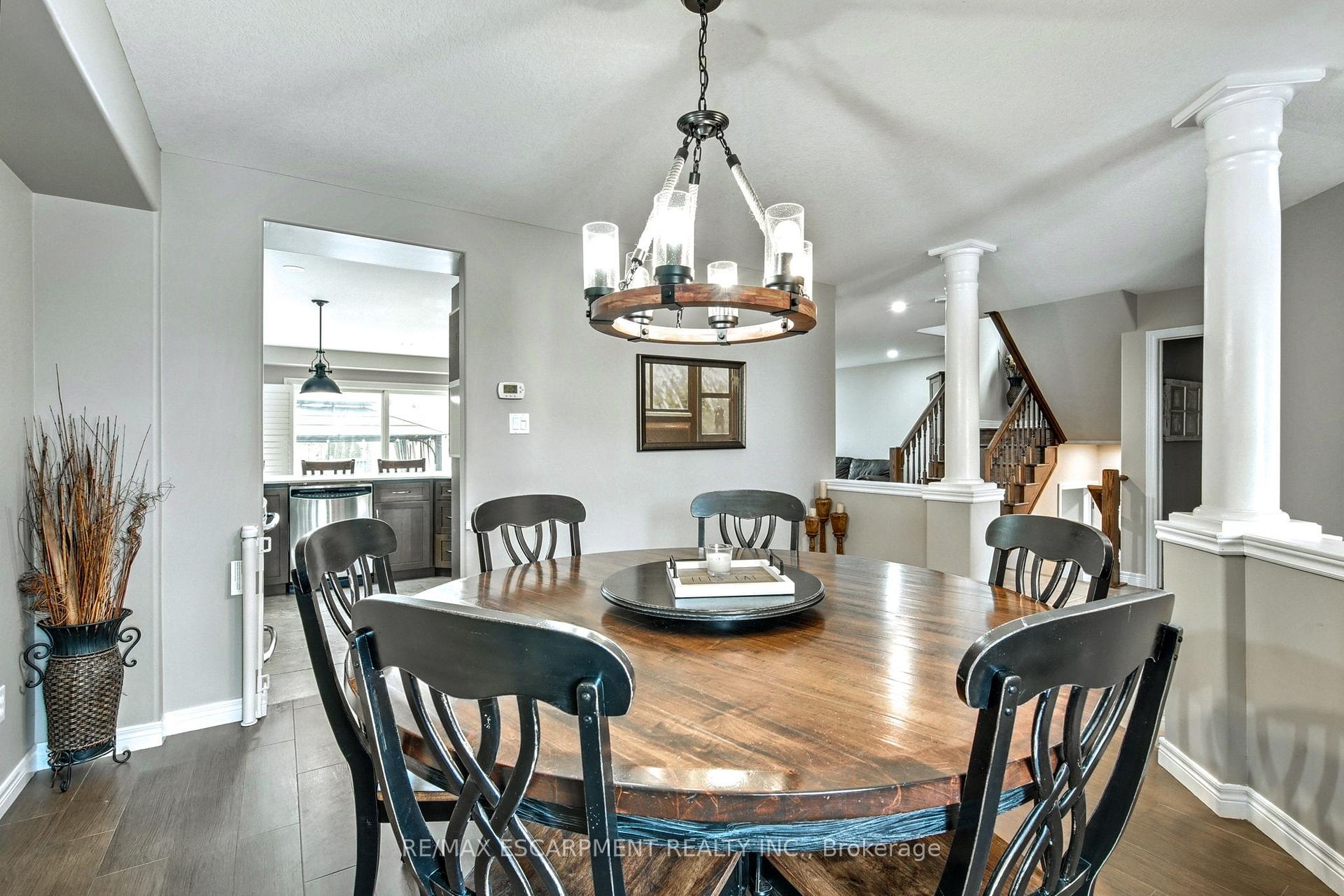 Photo 6 of 40 Great Oak Trail, Hamilton, Binbrook — HOMEH