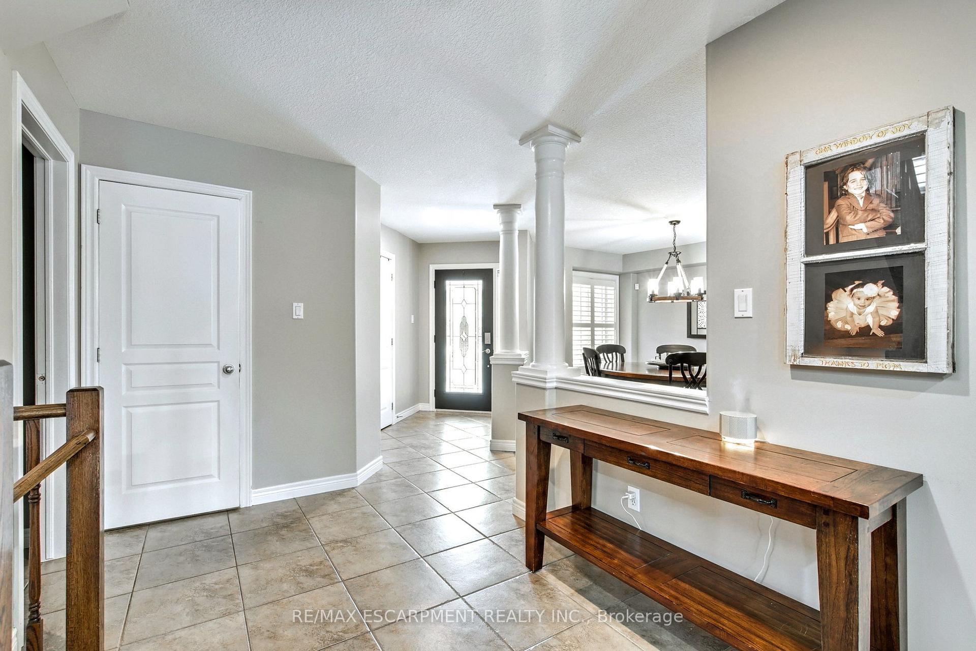 Photo 14 of 40 Great Oak Trail, Hamilton, Binbrook — HOMEH