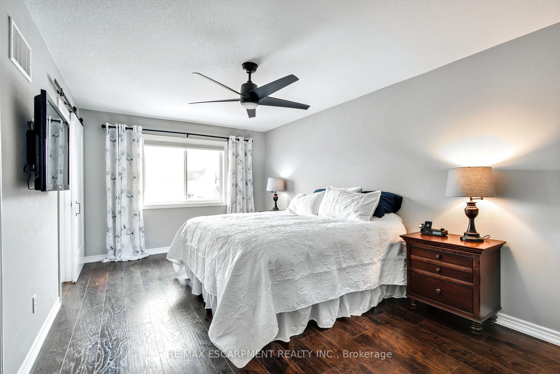 Photo 19 of 40 Great Oak Trail, Hamilton, Binbrook — HOMEH