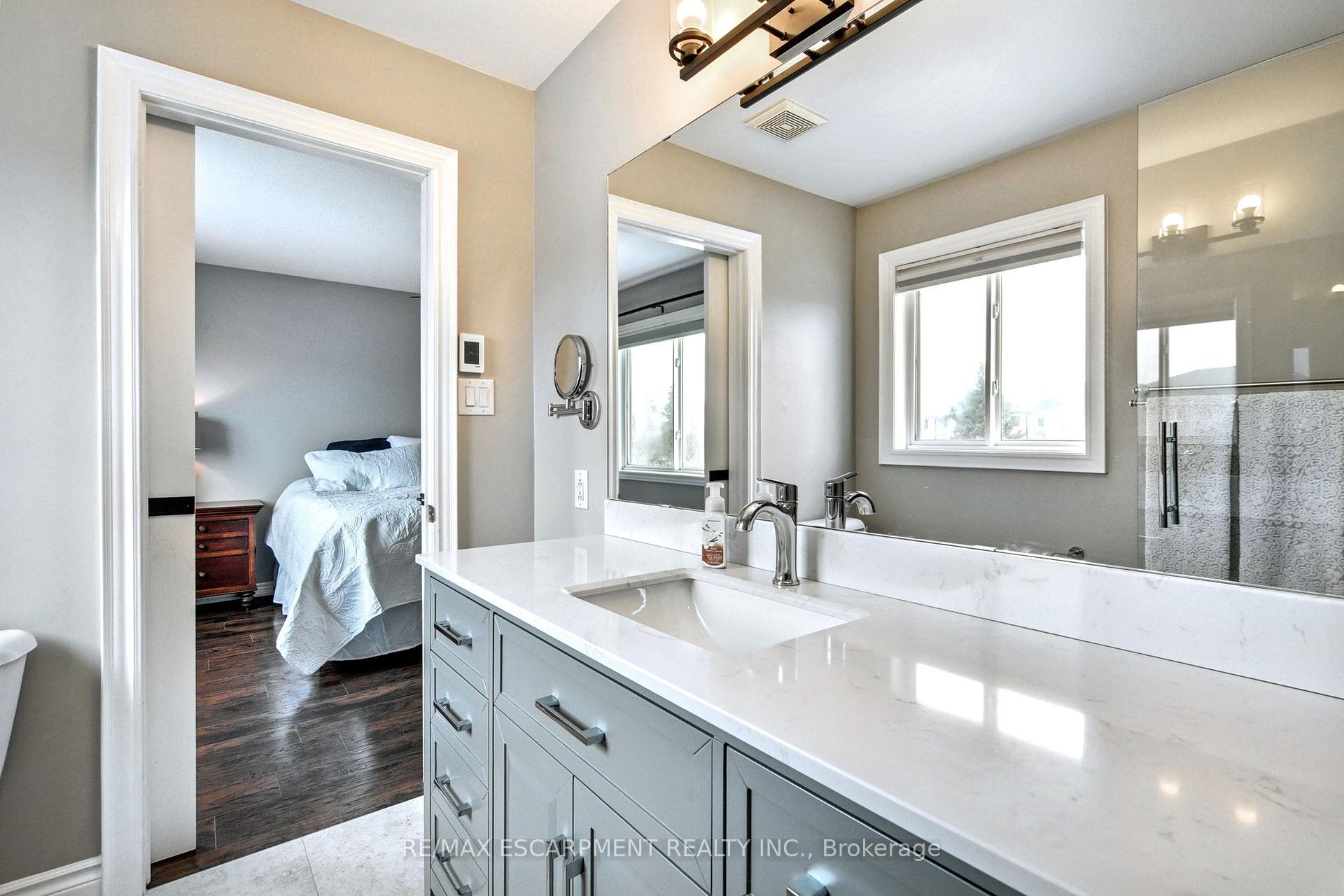 Photo 23 of 40 Great Oak Trail, Hamilton, Binbrook — HOMEH