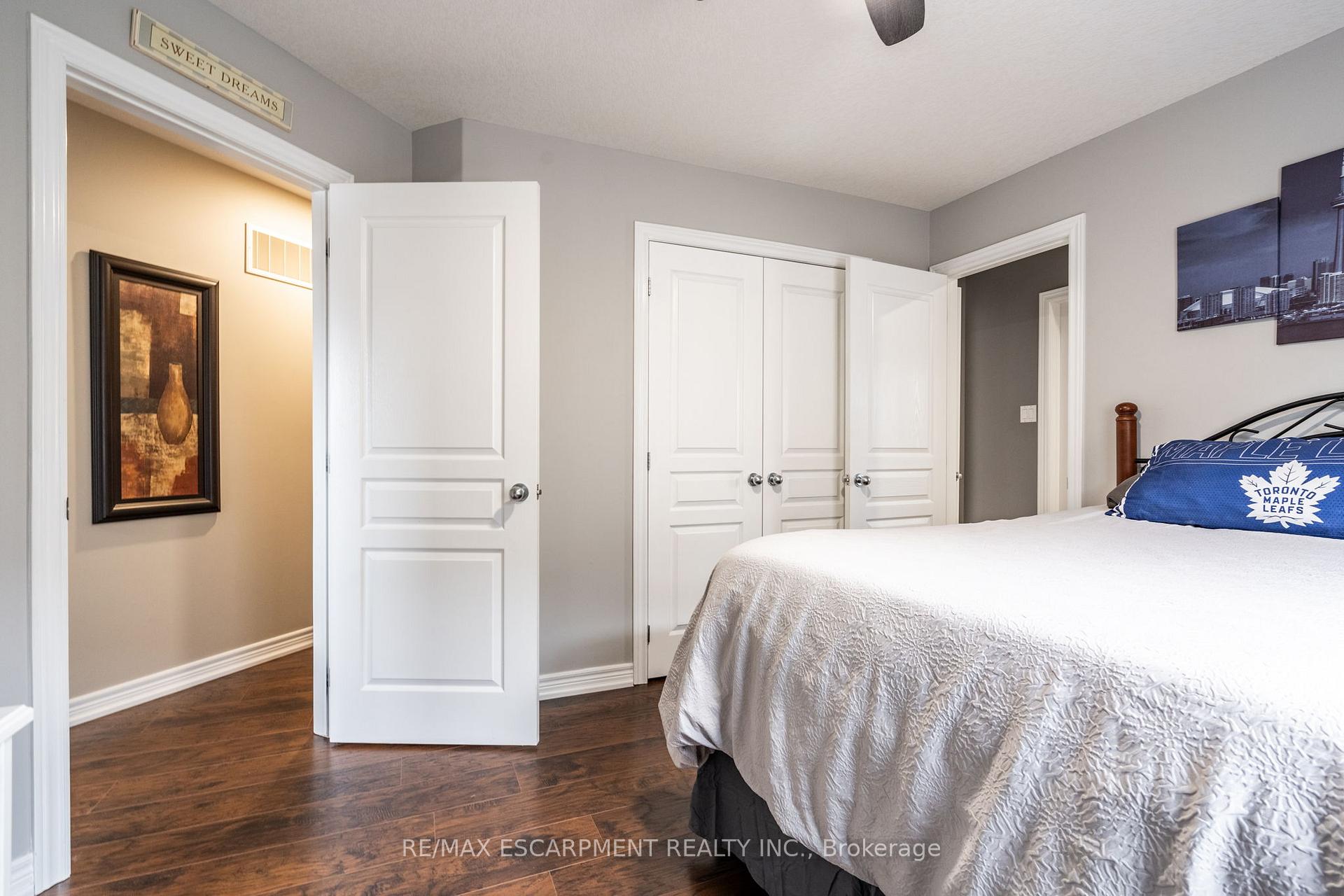 Photo 28 of 40 Great Oak Trail, Hamilton, Binbrook — HOMEH