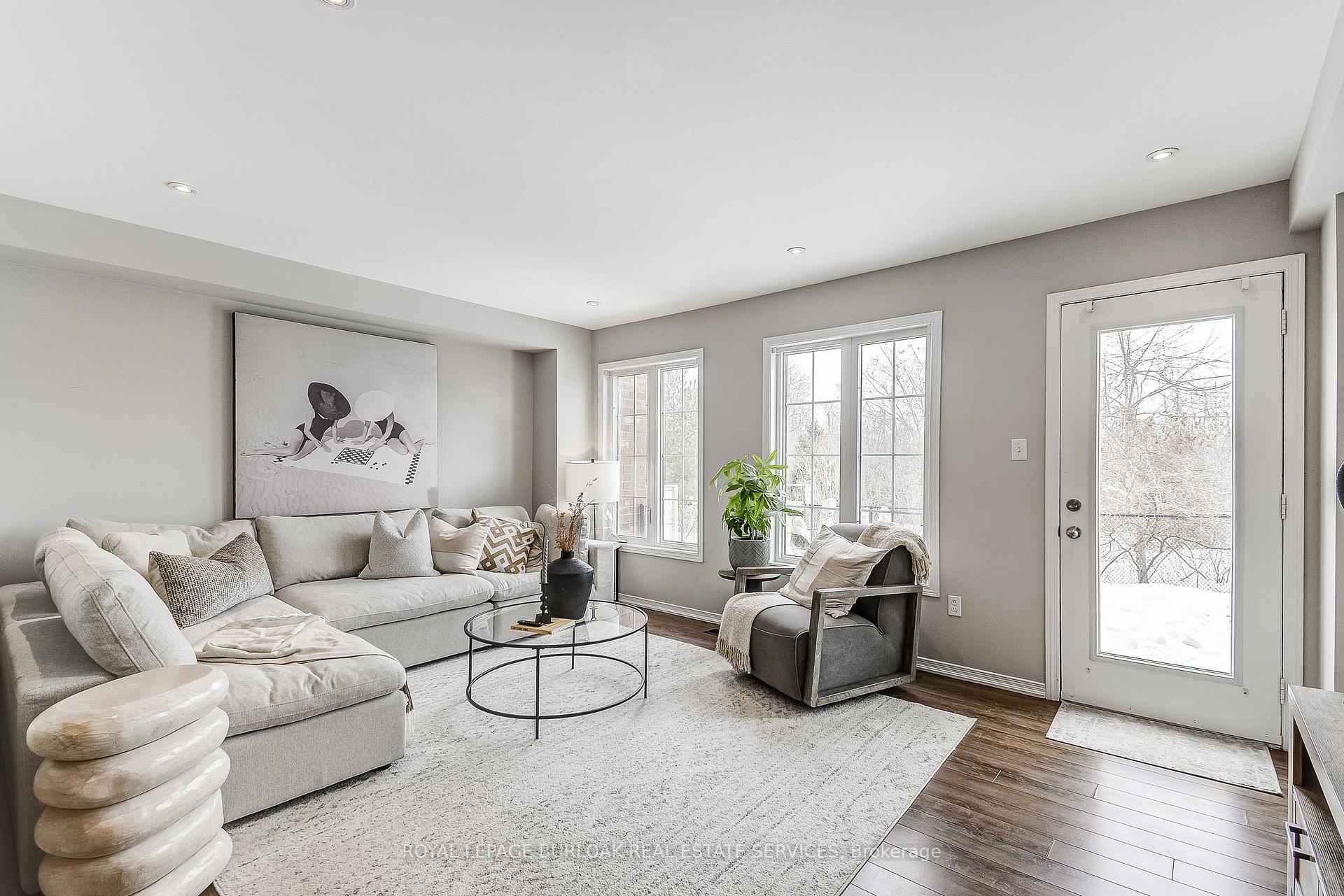 Photo 32 of 7 McPhail Place, Hamilton, Waterdown — HOMEH