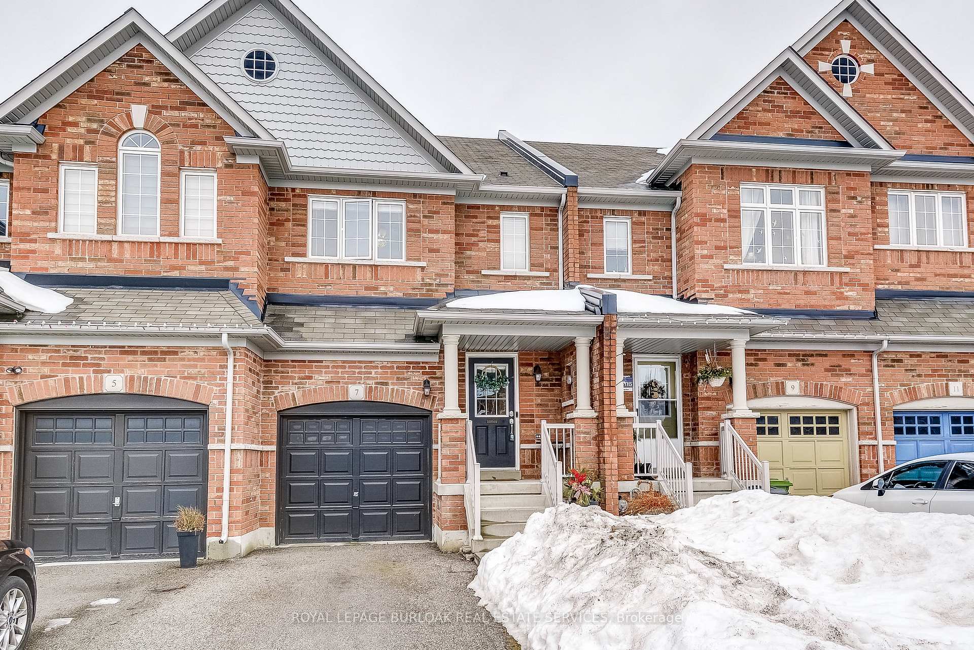 Photo 1 of 7 McPhail Place, Hamilton, Waterdown — HOMEH