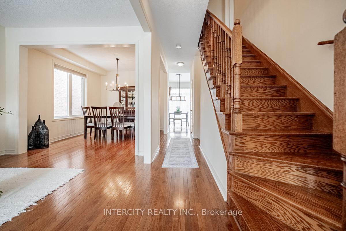Photo 5 of 87 Amaranth Crescent, Brampton, Northwest Sandalwood Parkway — HOMEH