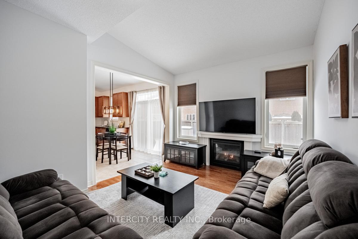 Photo 15 of 87 Amaranth Crescent, Brampton, Northwest Sandalwood Parkway — HOMEH