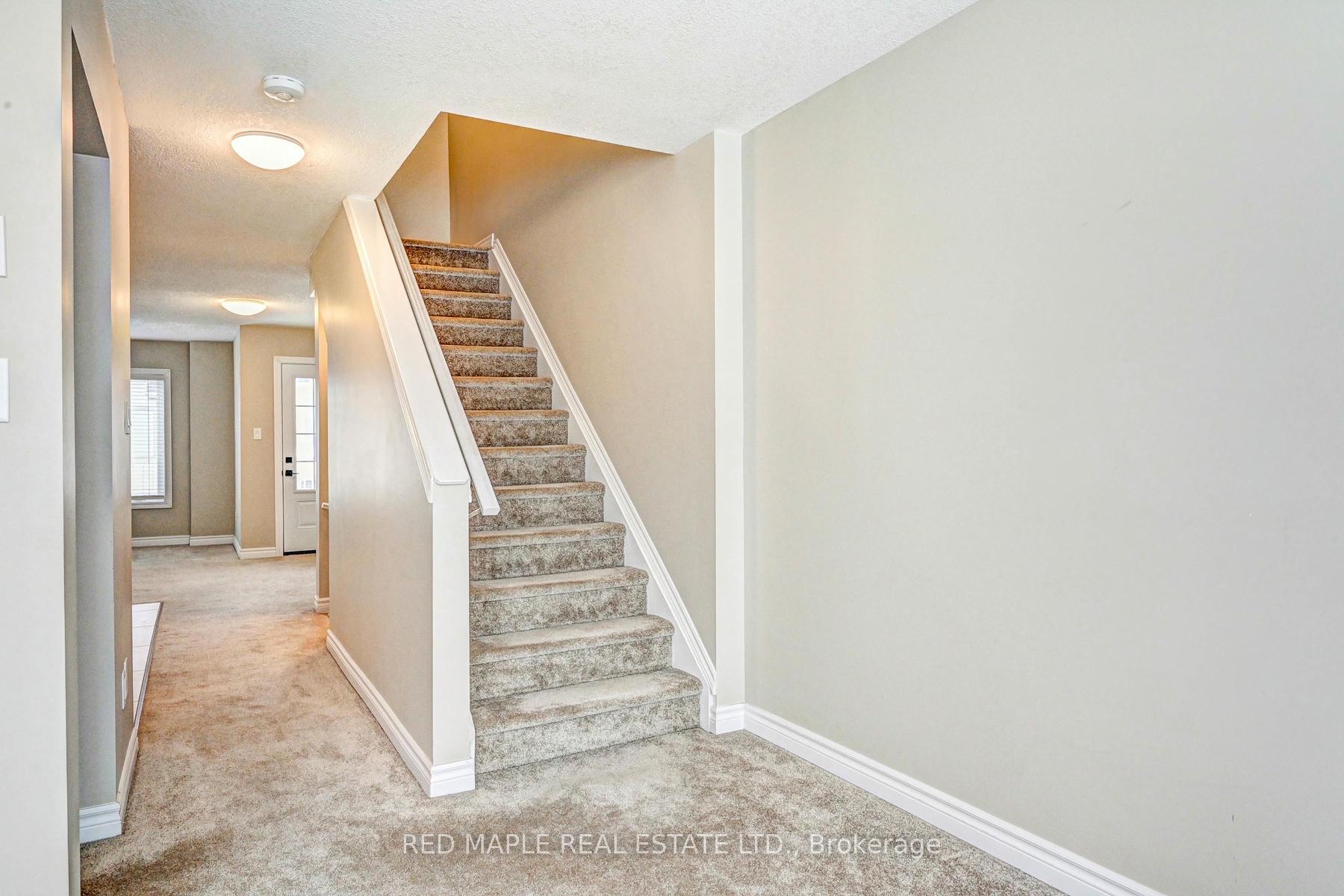 Photo 14 of 612 Linden Drive, Cambridge — HOMEH