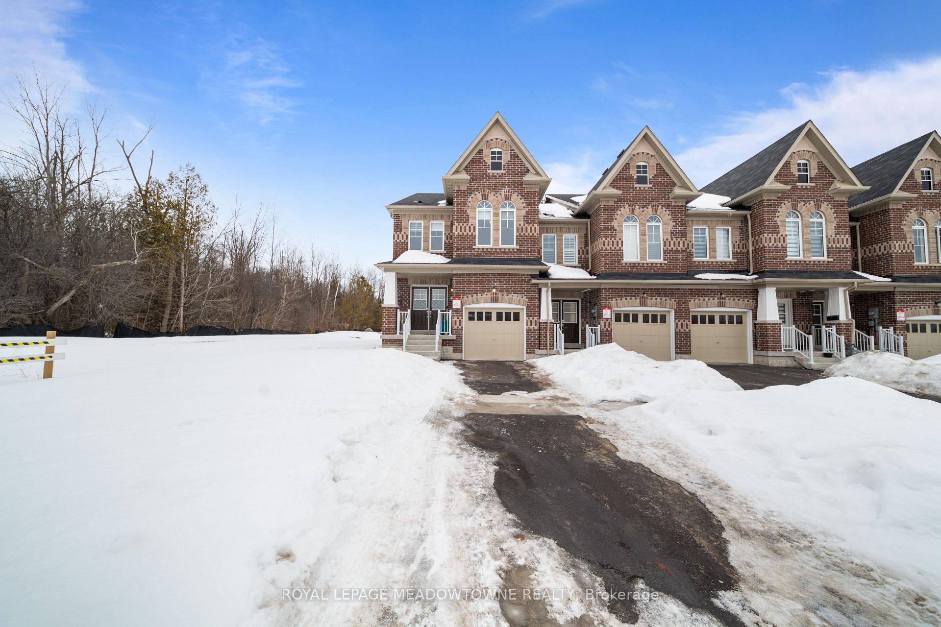 Photo 2 of 1253 Jim Brewster Circle, Oshawa, Eastdale — HOMEH