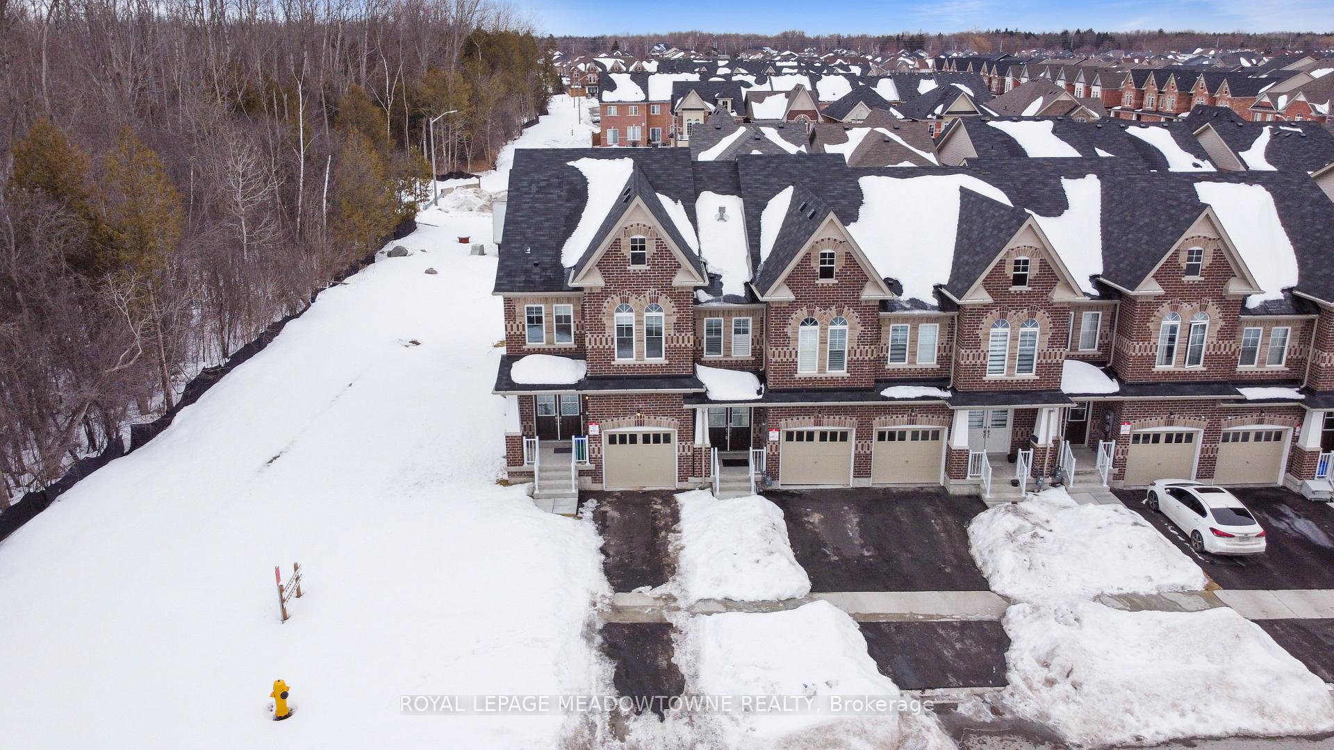 Photo 3 of 1253 Jim Brewster Circle, Oshawa, Eastdale — HOMEH