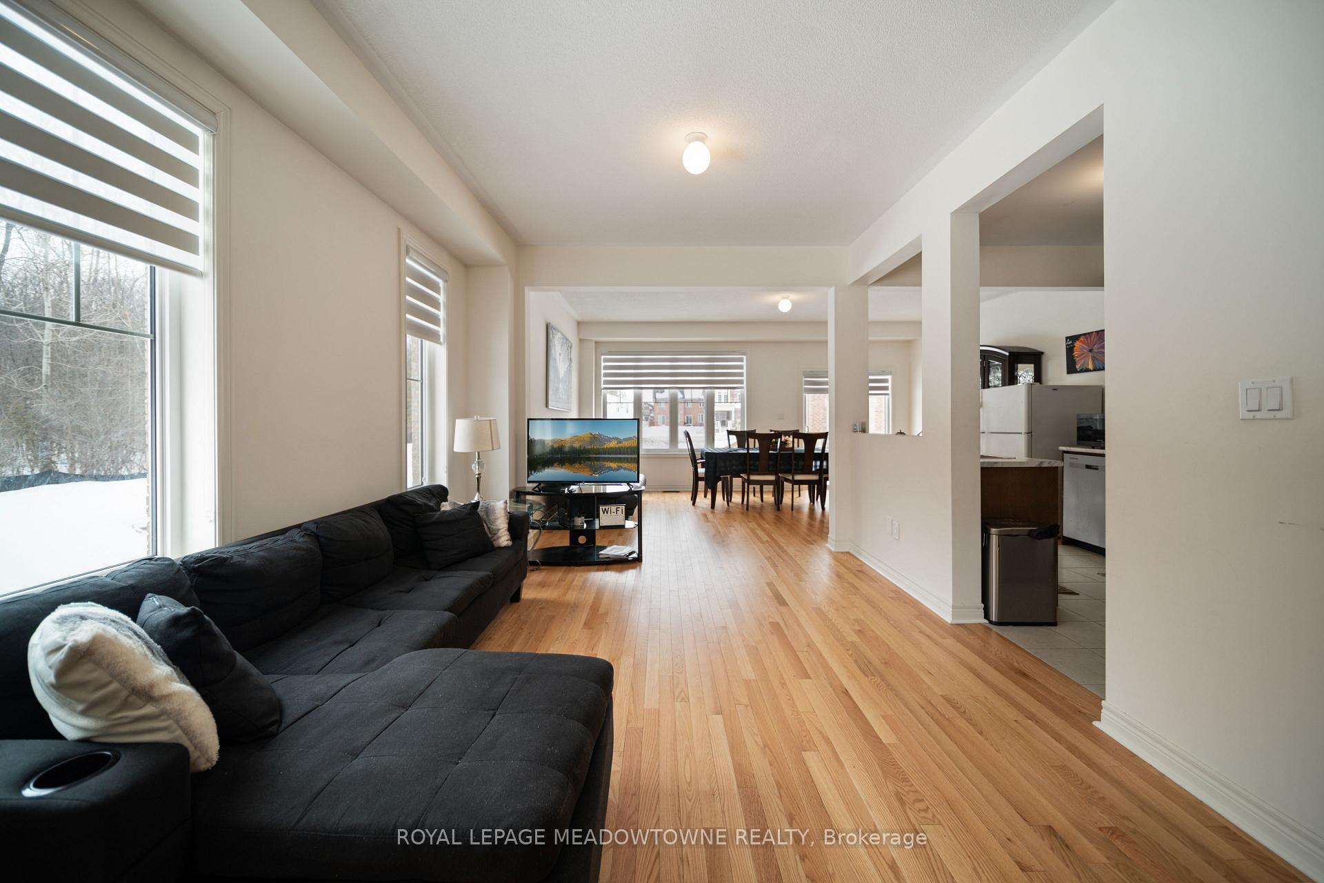 Photo 8 of 1253 Jim Brewster Circle, Oshawa, Eastdale — HOMEH