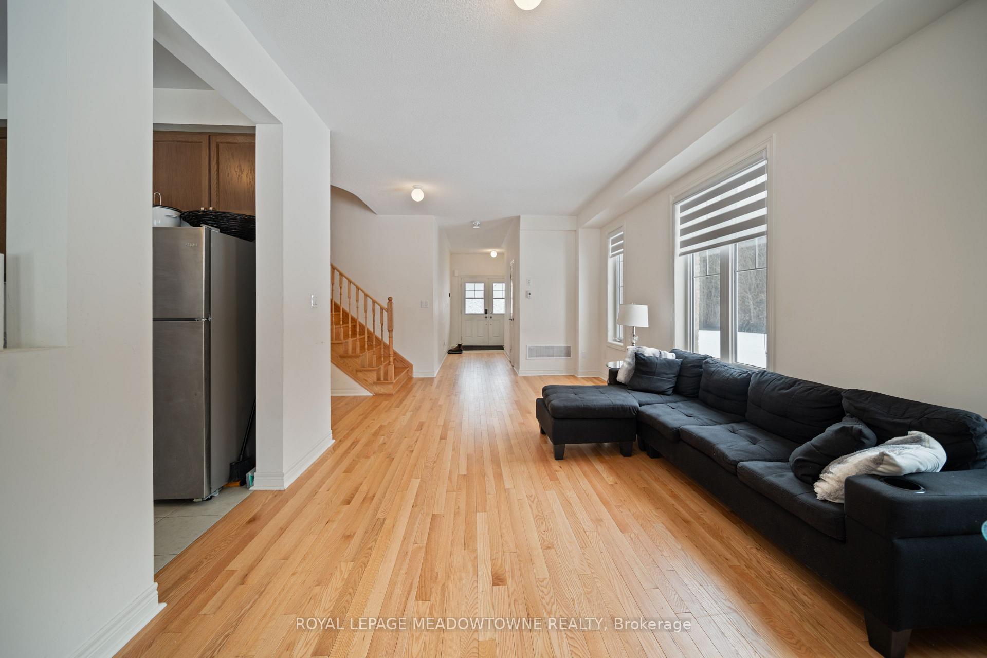Photo 9 of 1253 Jim Brewster Circle, Oshawa, Eastdale — HOMEH
