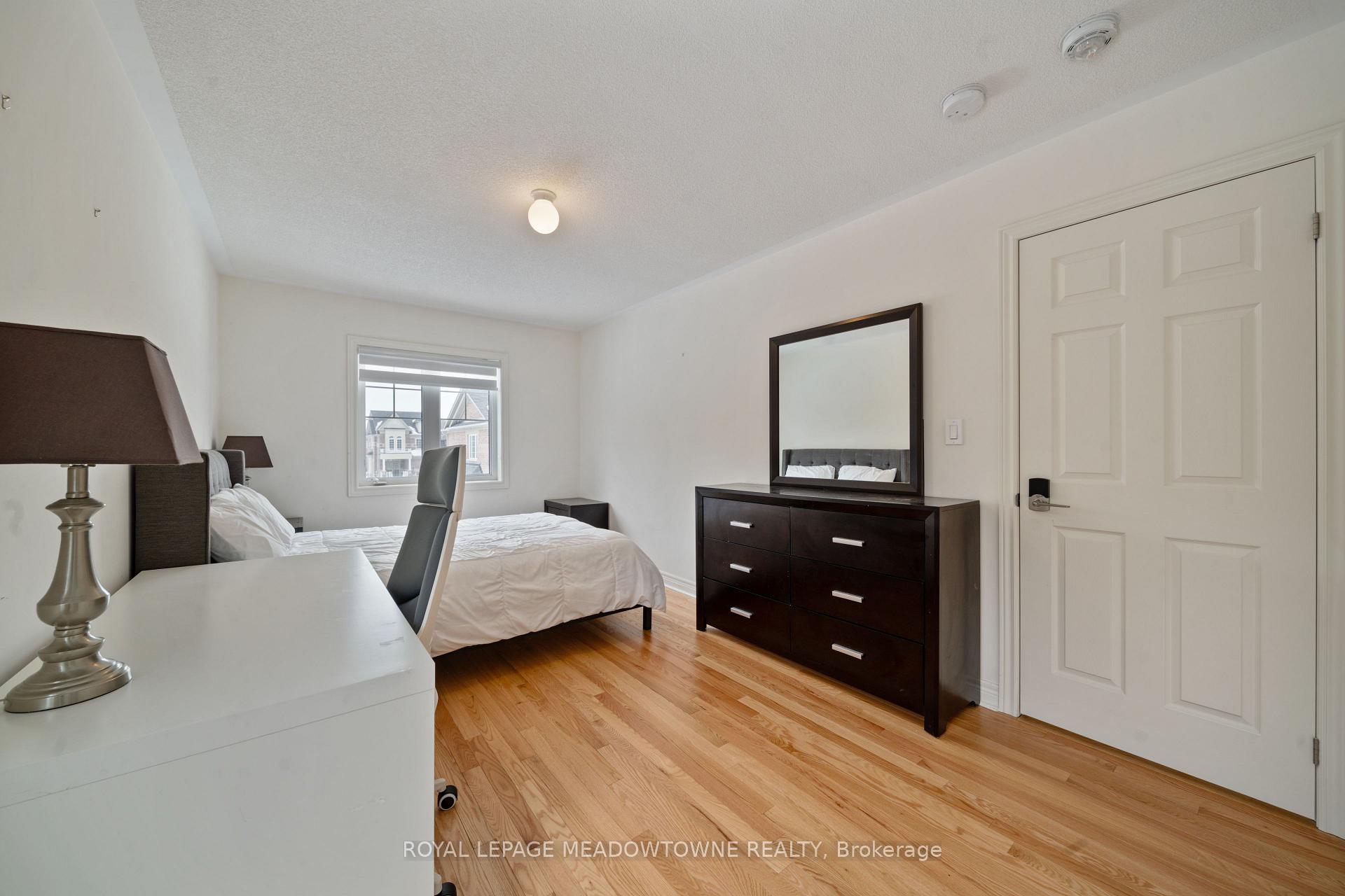 Photo 14 of 1253 Jim Brewster Circle, Oshawa, Eastdale — HOMEH