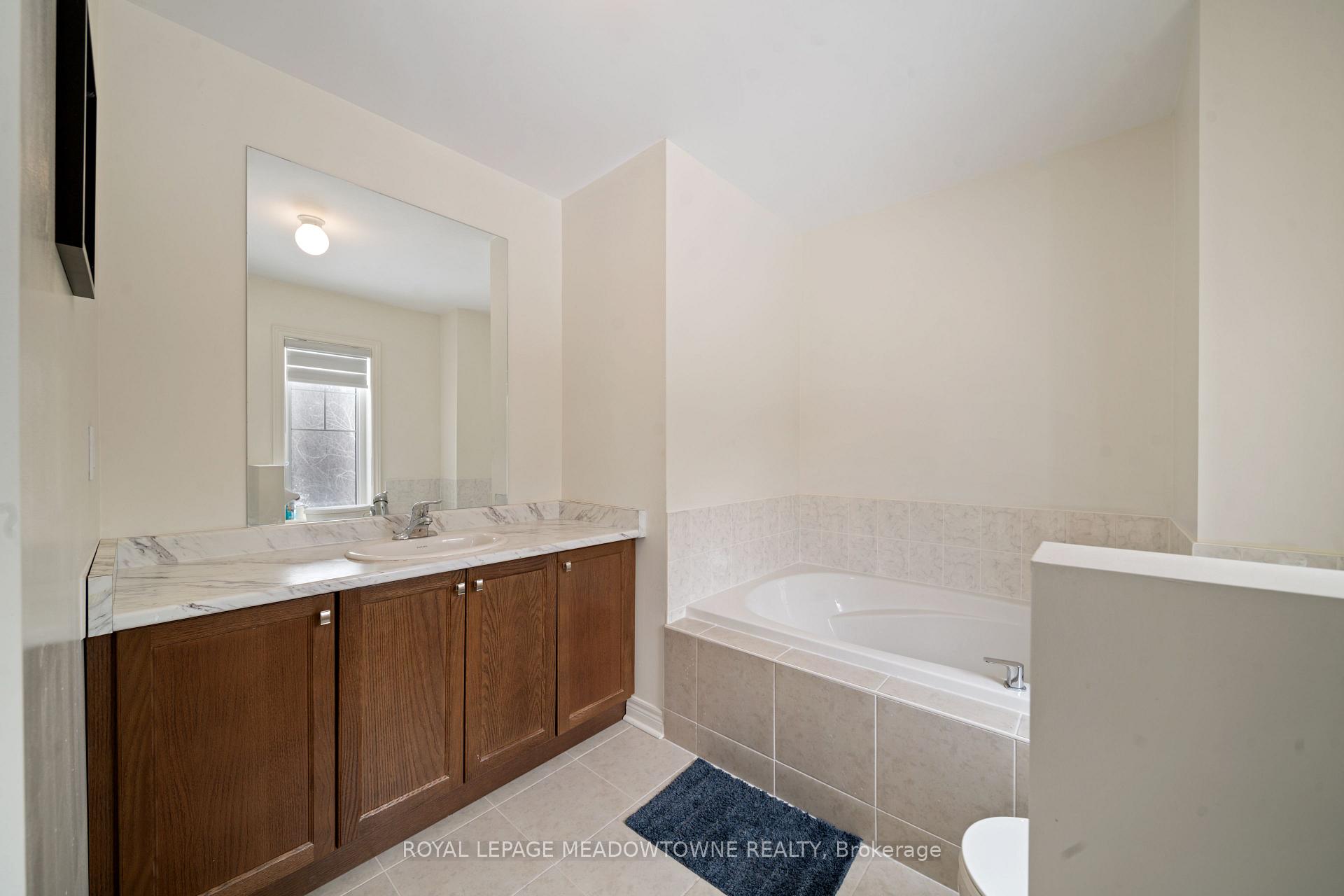 Photo 16 of 1253 Jim Brewster Circle, Oshawa, Eastdale — HOMEH