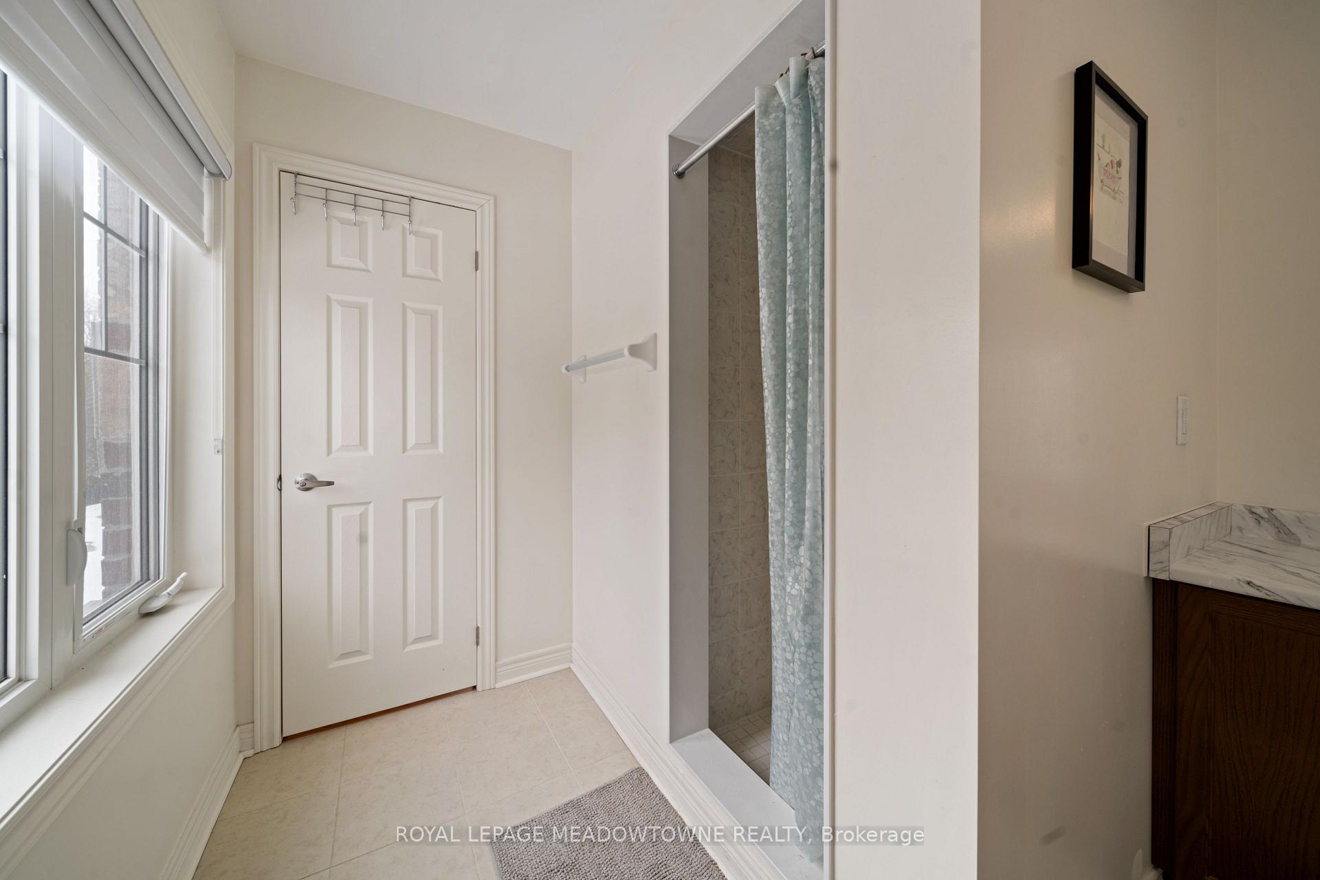 Photo 18 of 1253 Jim Brewster Circle, Oshawa, Eastdale — HOMEH
