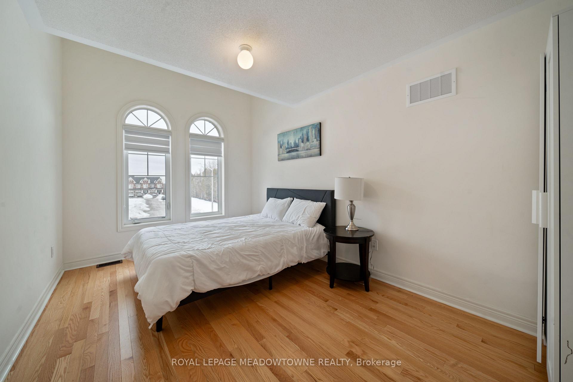Photo 21 of 1253 Jim Brewster Circle, Oshawa, Eastdale — HOMEH