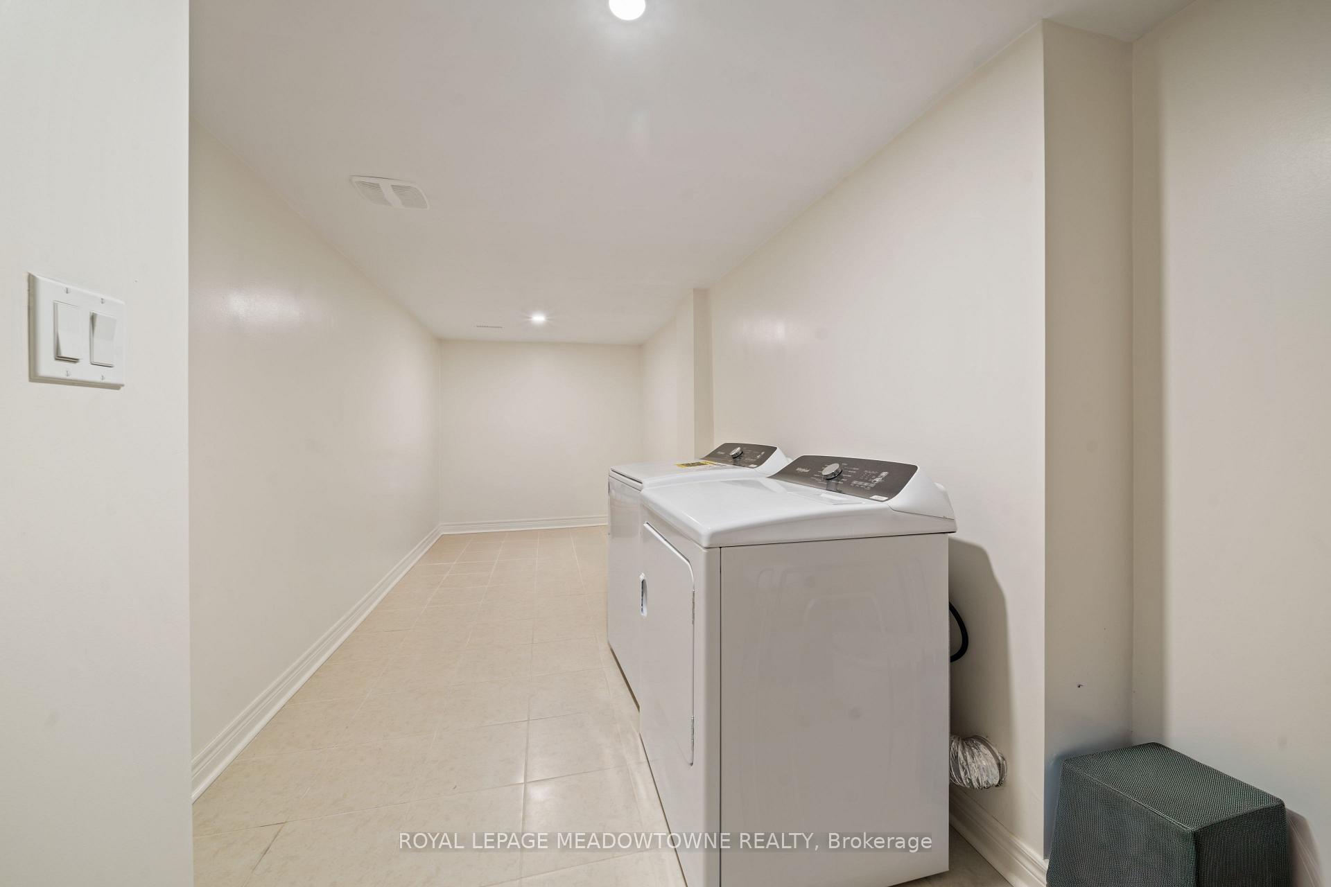 Photo 24 of 1253 Jim Brewster Circle, Oshawa, Eastdale — HOMEH