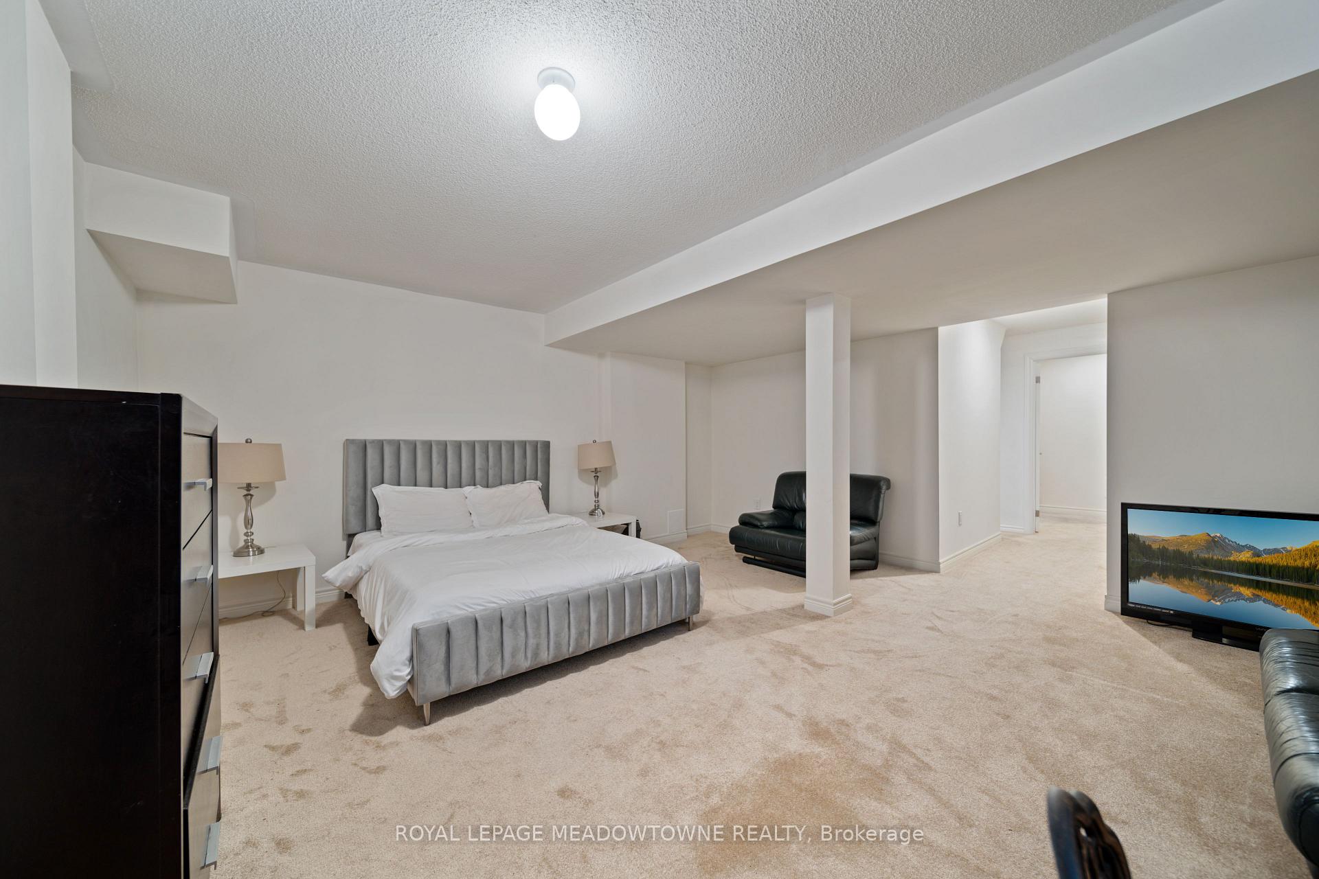 Photo 28 of 1253 Jim Brewster Circle, Oshawa, Eastdale — HOMEH