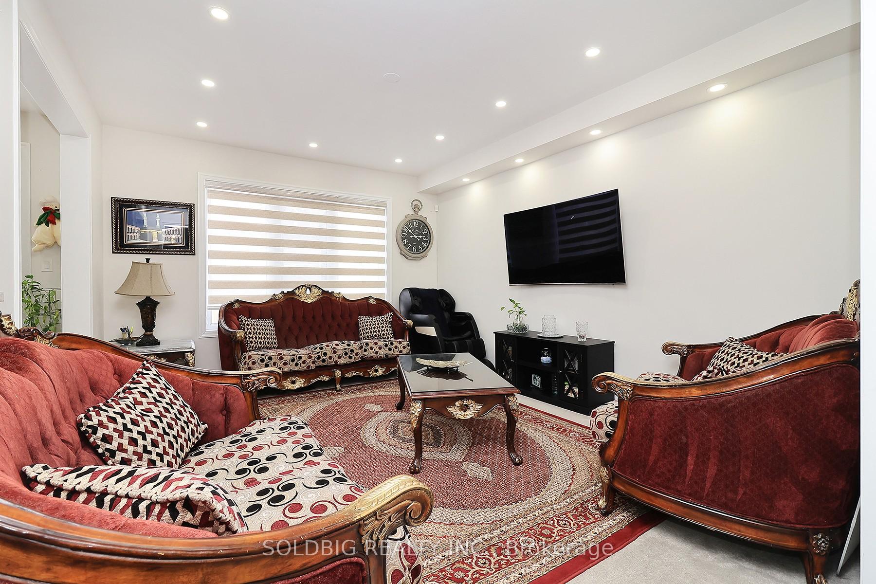 Photo 5 of 7 Callandar Road, Brampton, Northwest Brampton — HOMEH