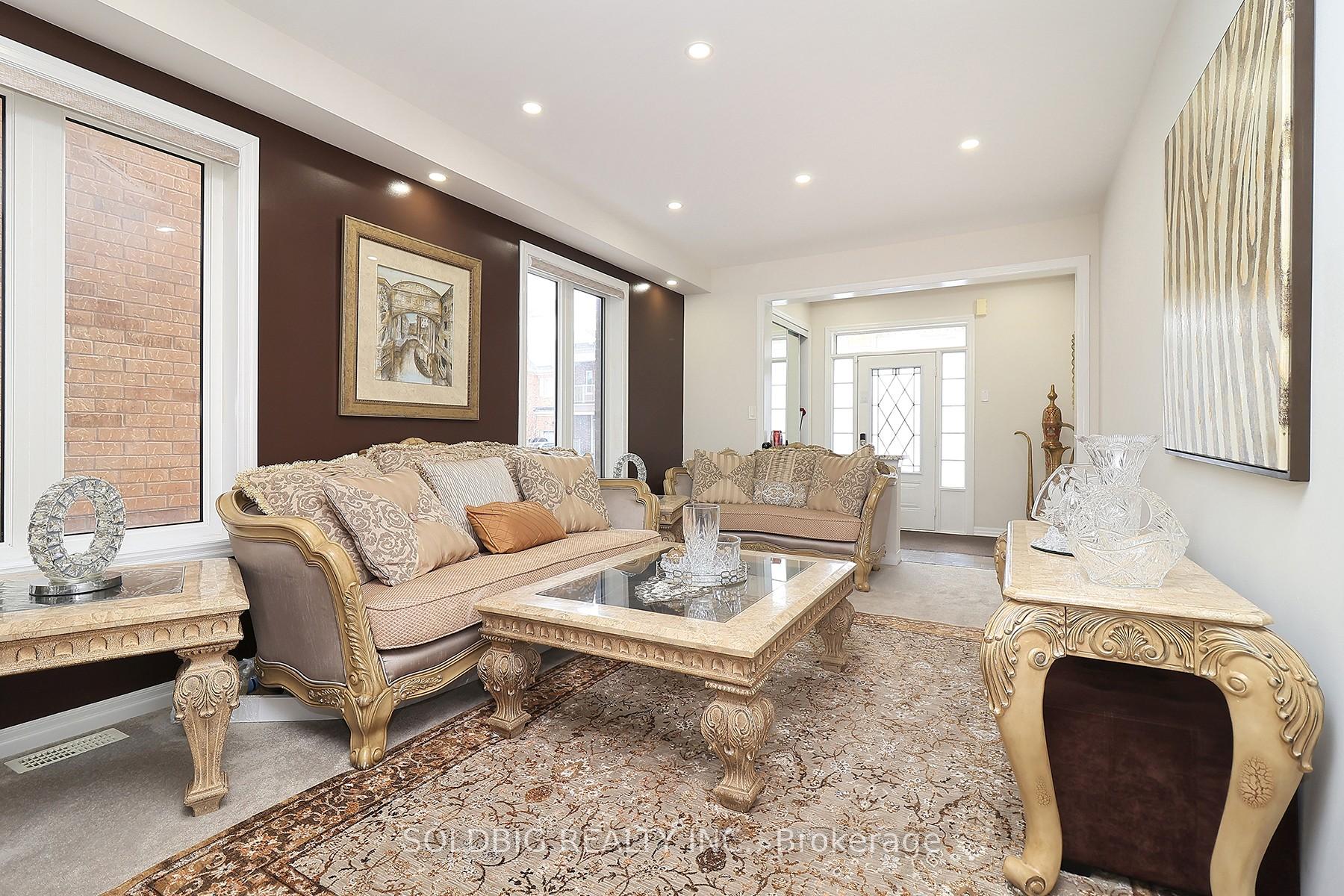 Photo 9 of 7 Callandar Road, Brampton, Northwest Brampton — HOMEH