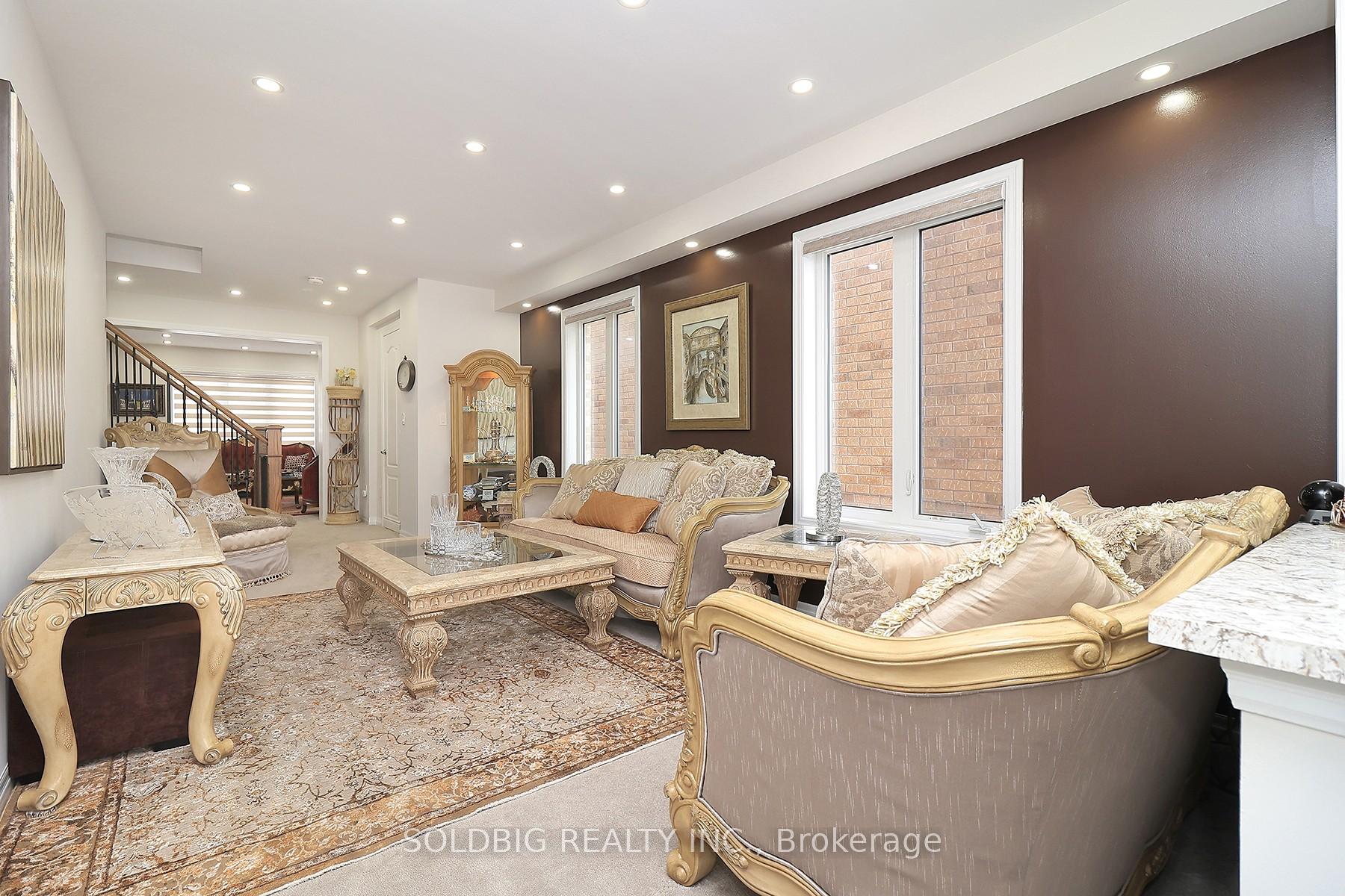 Photo 10 of 7 Callandar Road, Brampton, Northwest Brampton — HOMEH