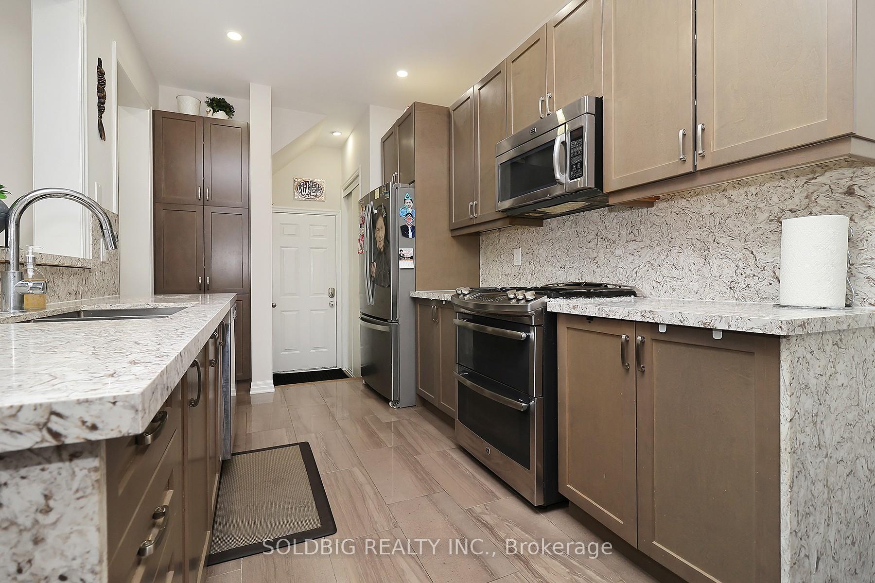 Photo 13 of 7 Callandar Road, Brampton, Northwest Brampton — HOMEH