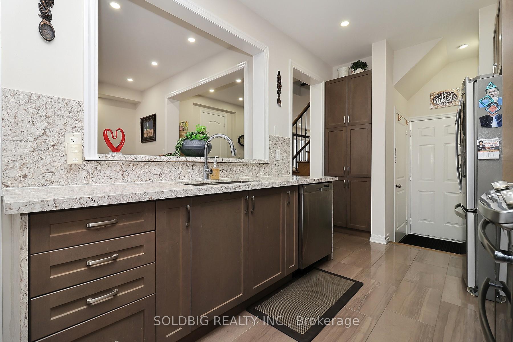 Photo 15 of 7 Callandar Road, Brampton, Northwest Brampton — HOMEH