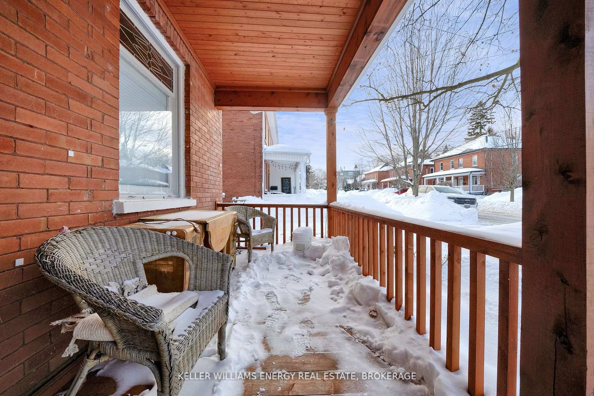 Photo 7 of 19 Carlisle Avenue, Clarington, Bowmanville — HOMEH