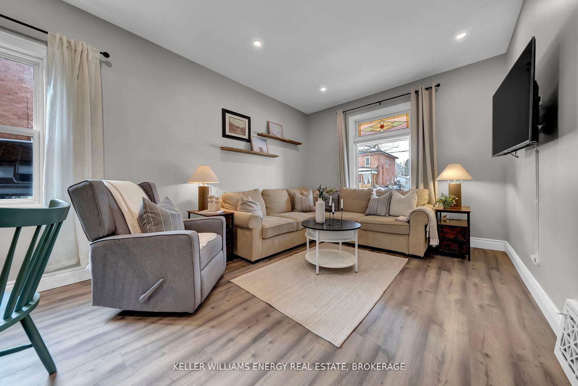 Photo 10 of 19 Carlisle Avenue, Clarington, Bowmanville — HOMEH