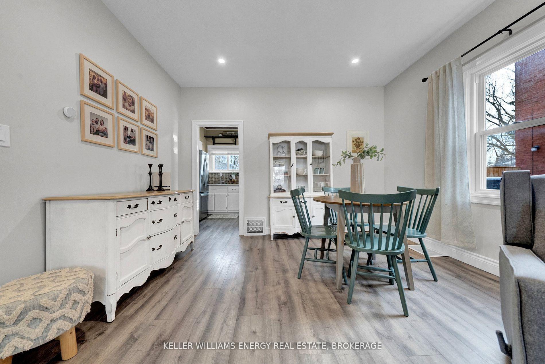 Photo 14 of 19 Carlisle Avenue, Clarington, Bowmanville — HOMEH