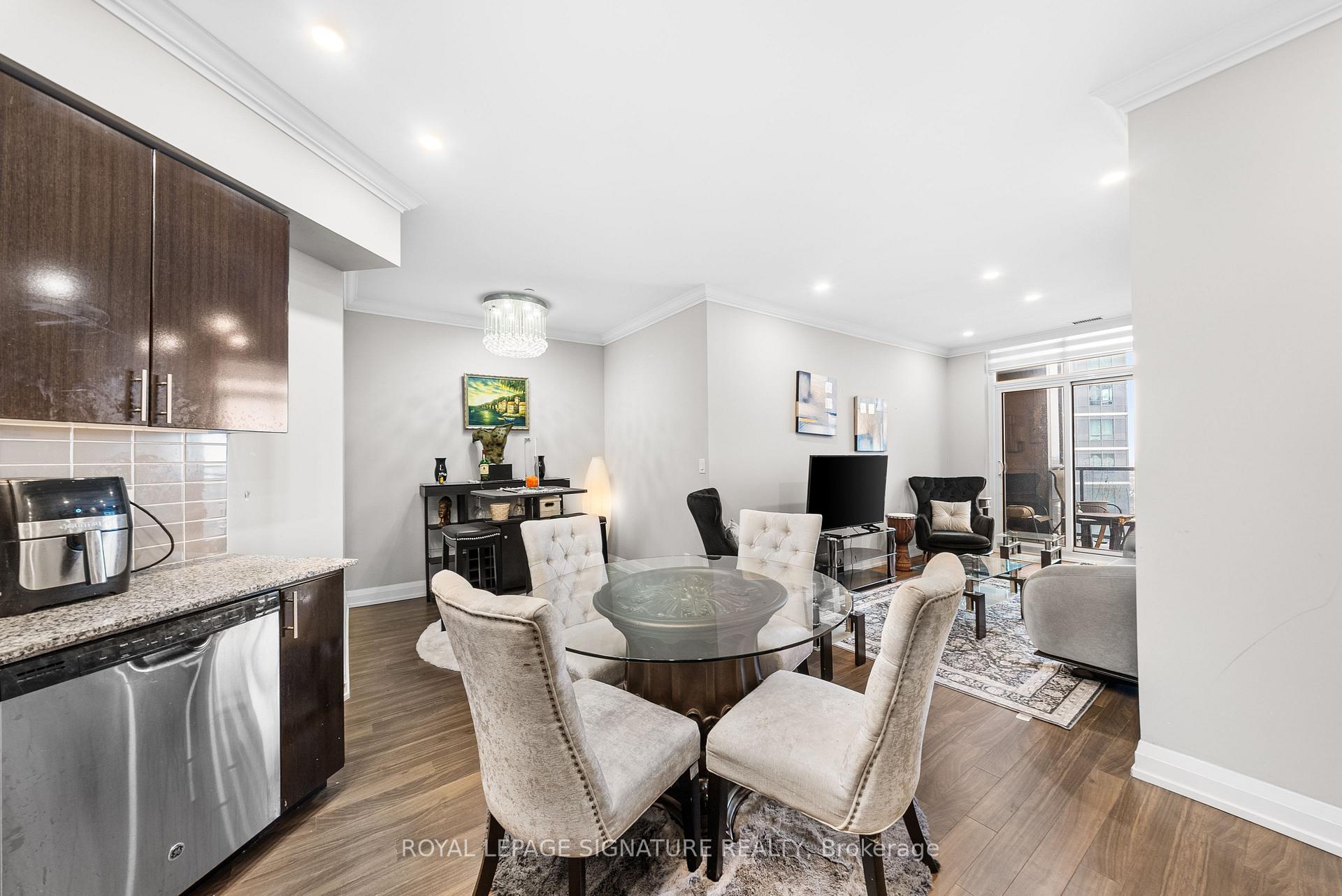 Photo 1 of Unit 938, 7171 Yonge Street, Markham, Grandview — HOMEH