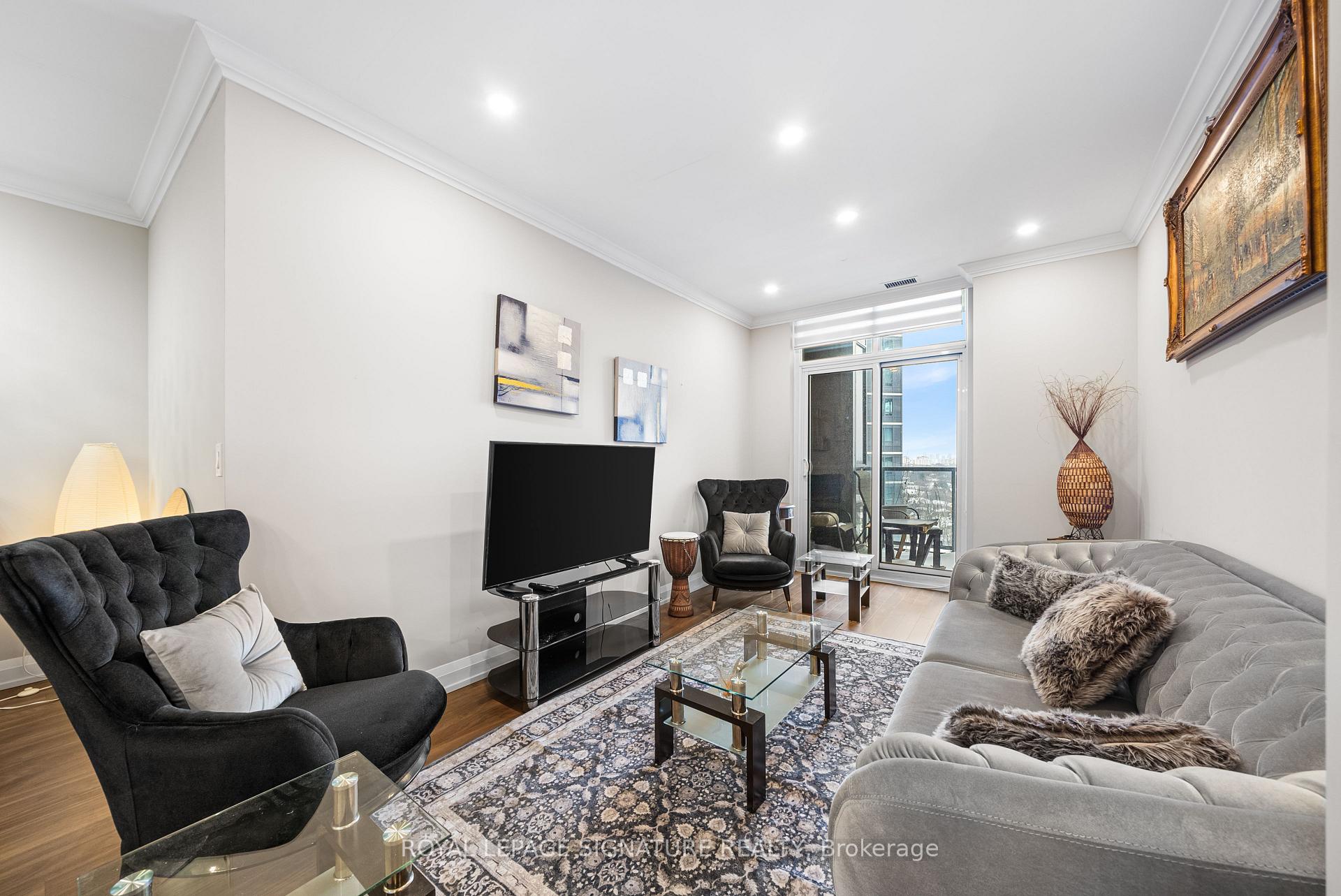 Photo 4 of Unit 938, 7171 Yonge Street, Markham, Grandview — HOMEH