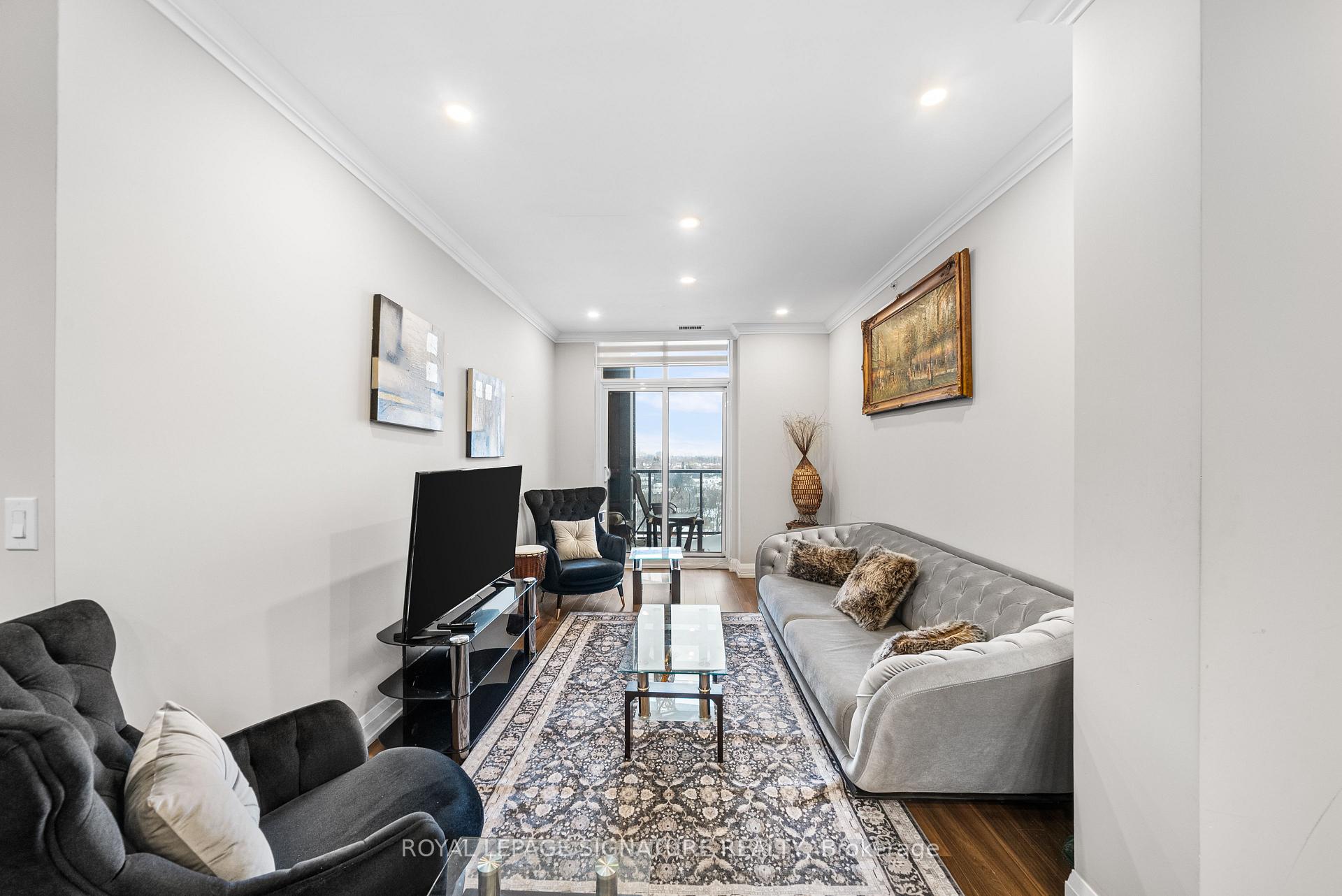 Photo 5 of Unit 938, 7171 Yonge Street, Markham, Grandview — HOMEH