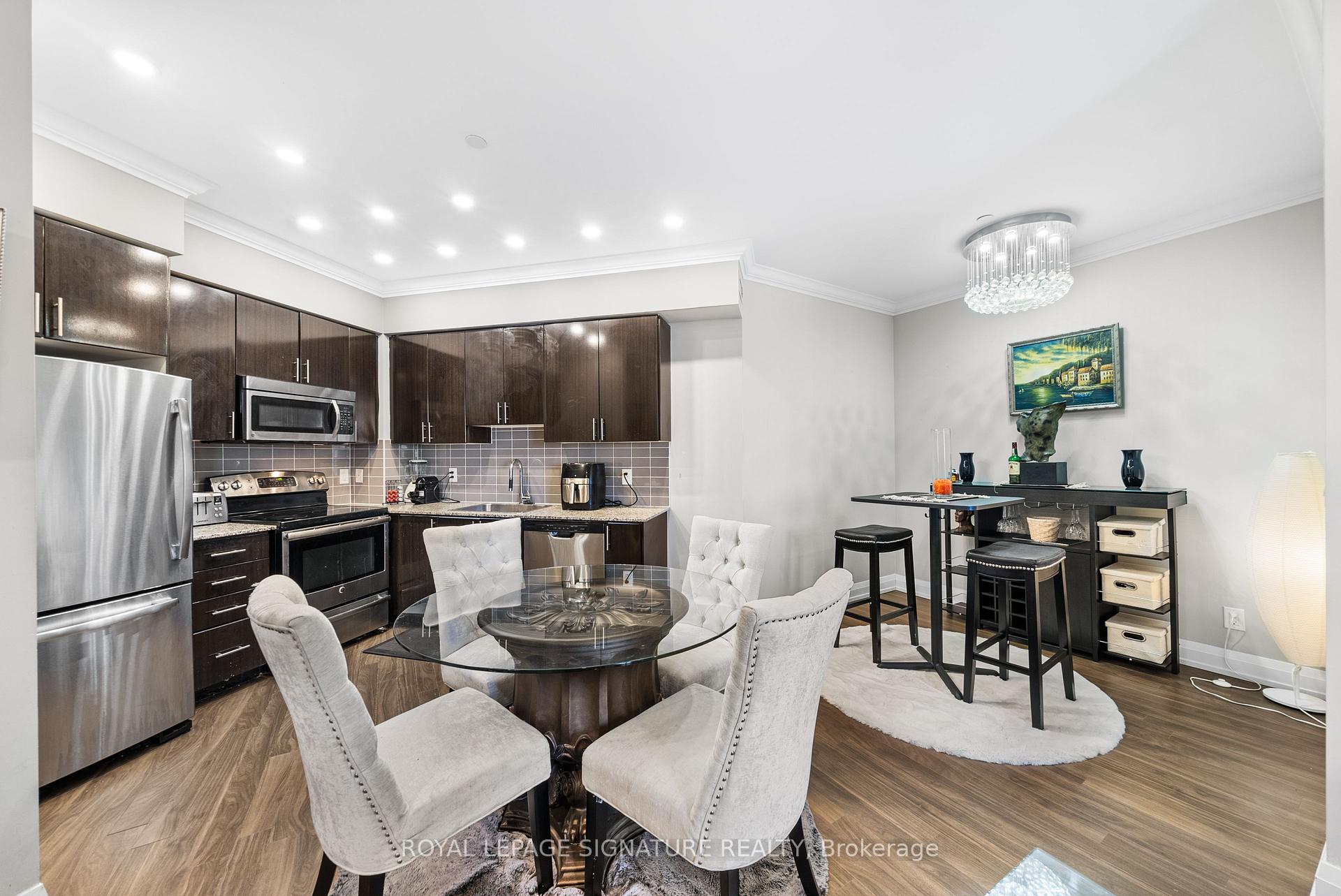 Photo 9 of Unit 938, 7171 Yonge Street, Markham, Grandview — HOMEH